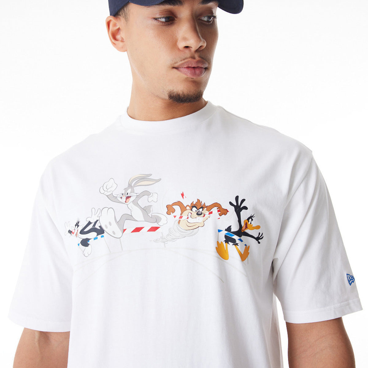 Looney Tunes Team Multi-Character Graphic Oversized White T-Shirt for Men & Women | New Era 9FIFTY Snapback Style | Casual Wear, Cosplay & Fan Merchandise