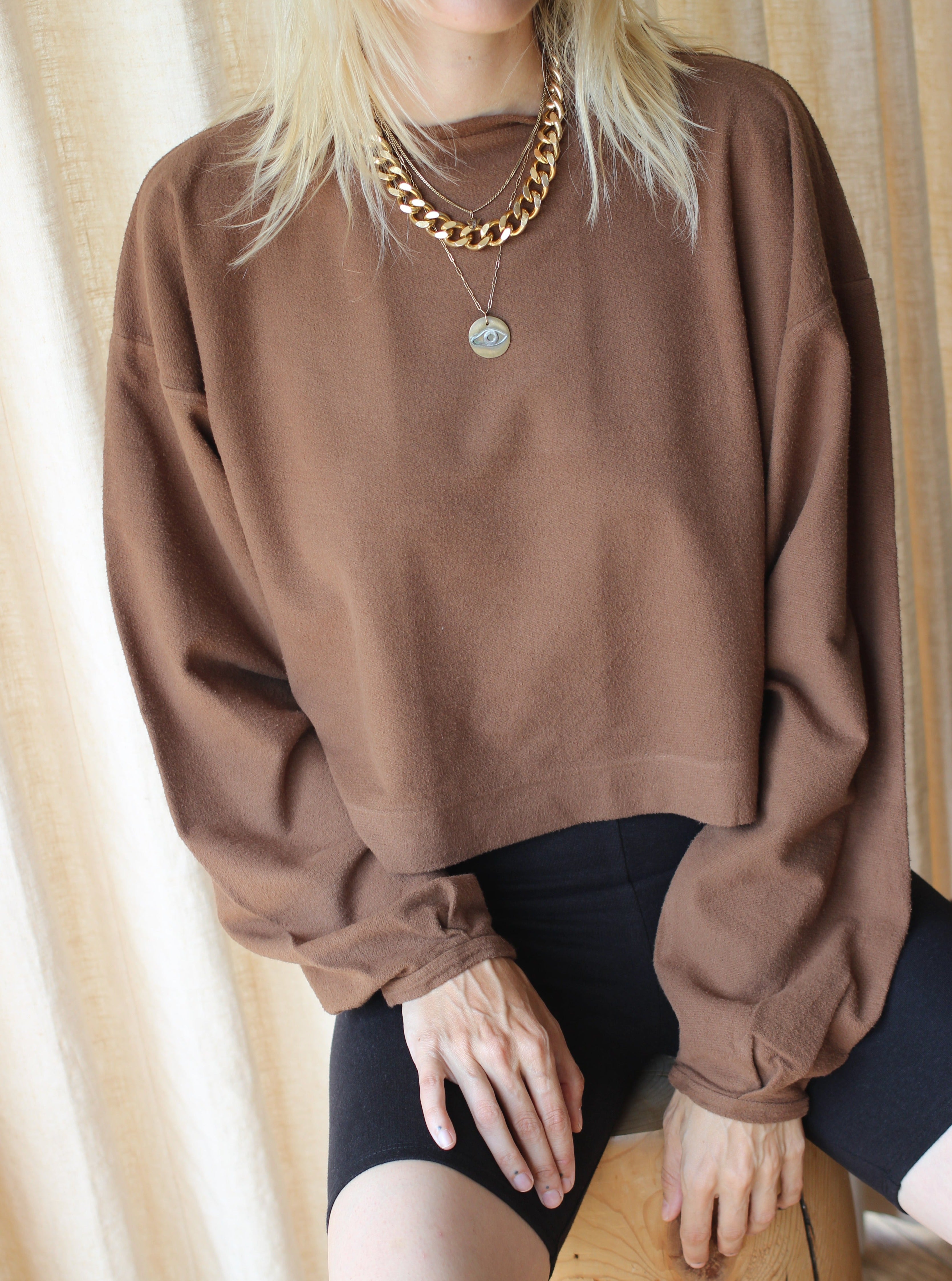 Comfortable Brown Sweatshirt for Men & Women - Soft Casual Pullover Hoodie for Everyday Wear, Gym, and Outdoor Activities
