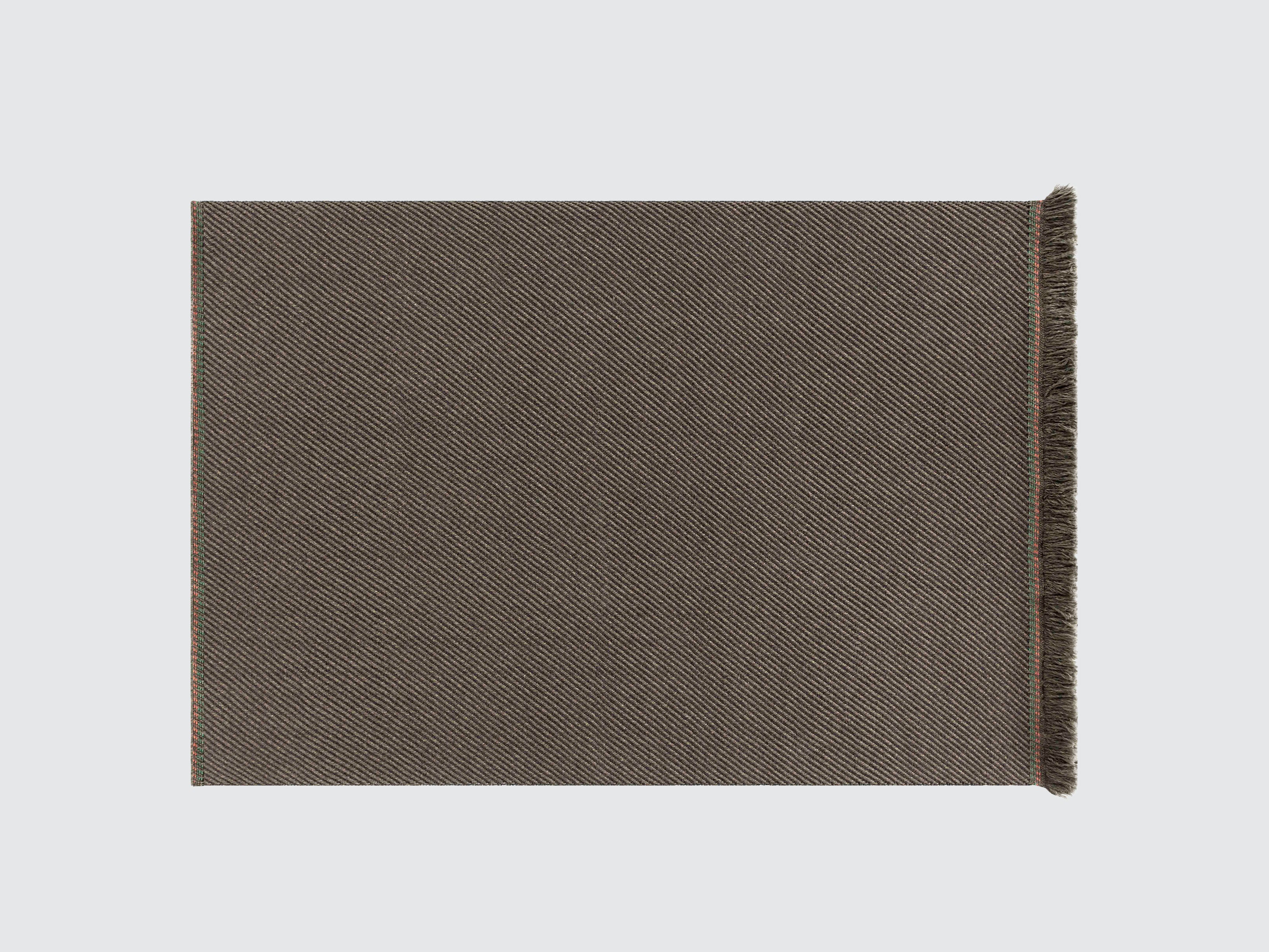 Premium Garden Layers Diagonal Rug - Non-Slip Outdoor Mat for Patio, Deck, and Poolside - Waterproof & Durable Design for All Seasons