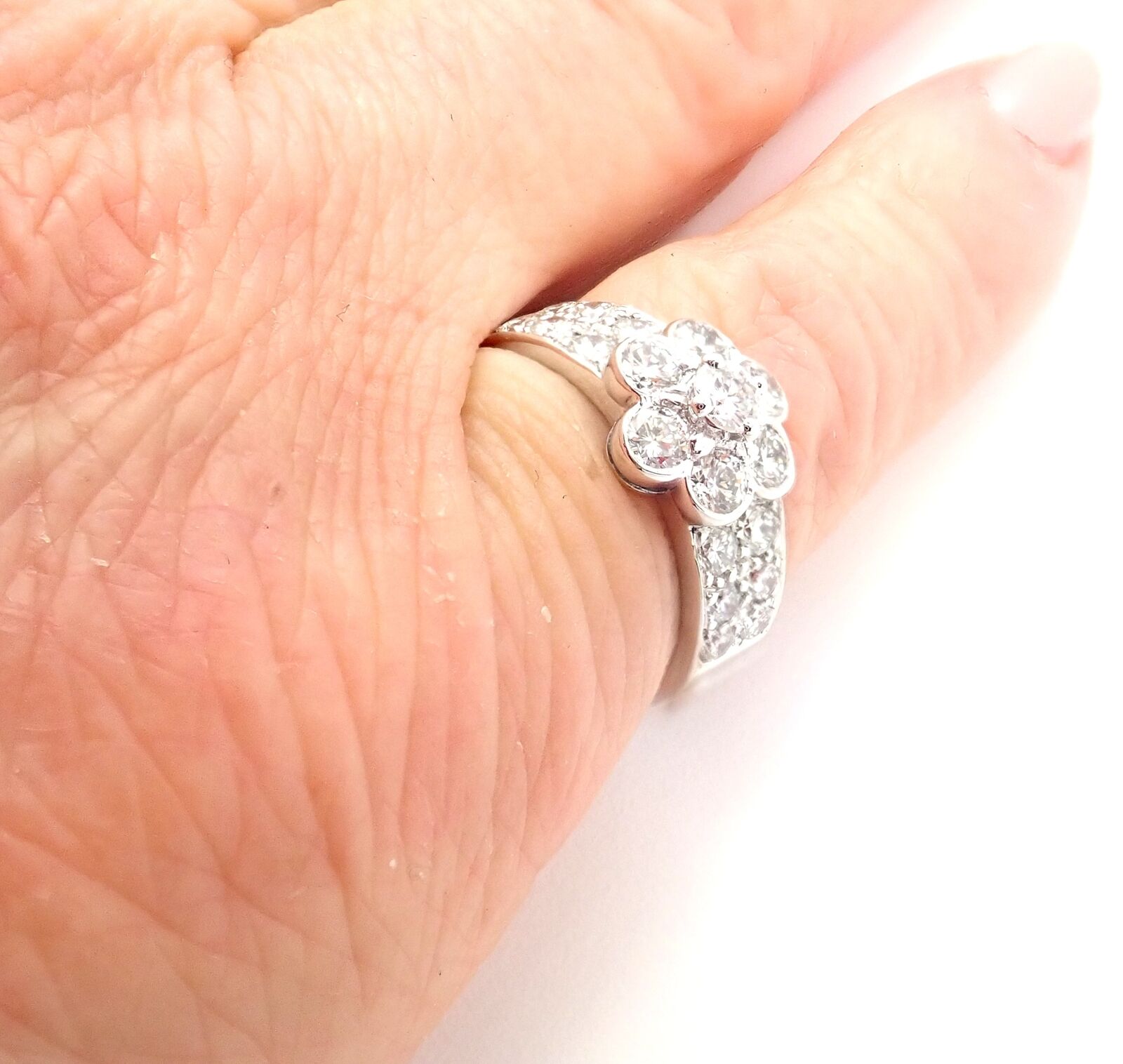 Authentic Van Cleef & Arpels 18k White Gold Diamond Fleurette Flower Ring - Luxury Jewelry for Women, Elegant Gift for Anniversary, Wedding & Special Occasions
