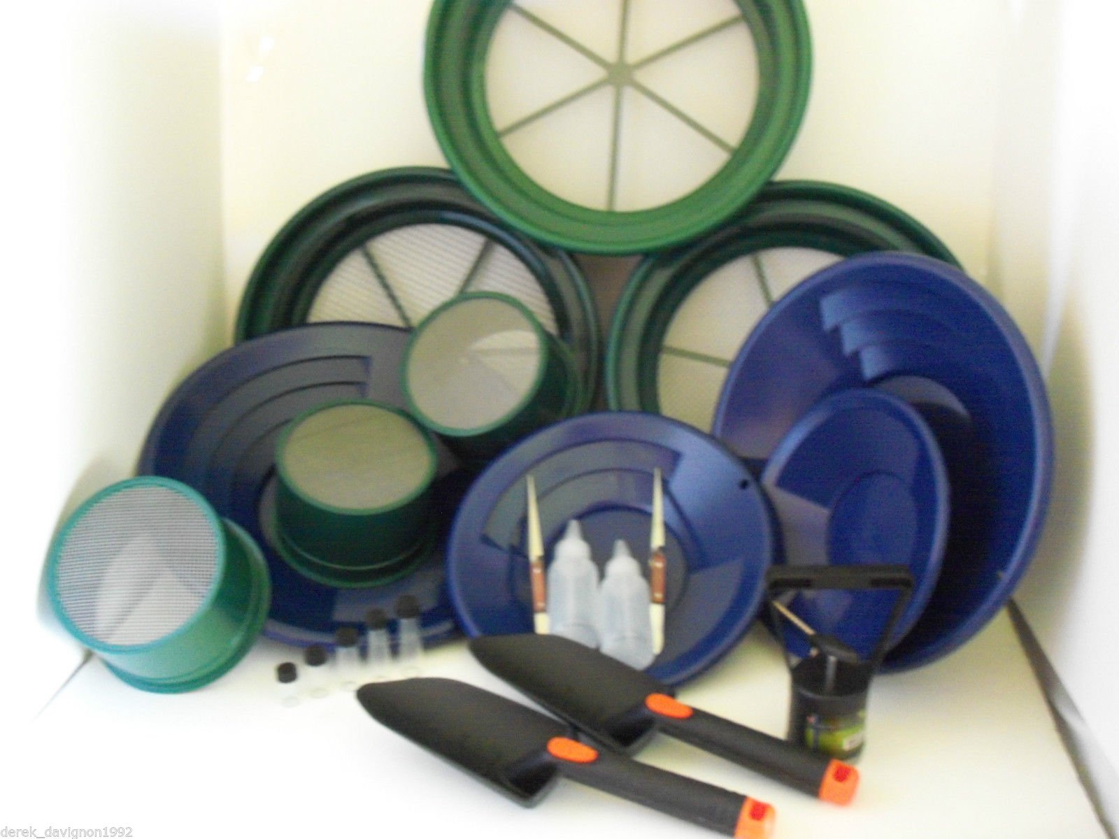 Professional Gold Panning Kit with 10