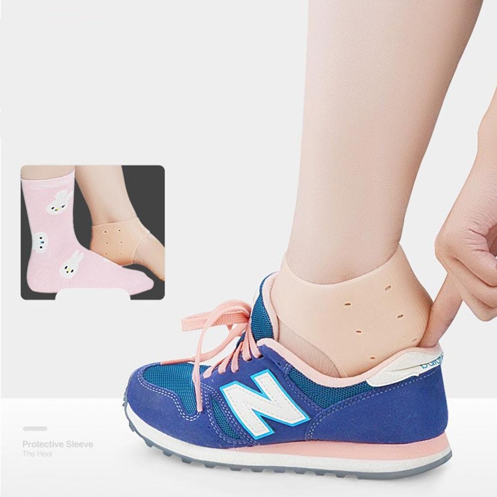 Brezzycloud Silicone Gel Heel Pad Socks for Heel Swelling Pain Relief, Dry Hard Cracked Heels Repair Cream - Foot Care & Ankle Support Cushion for Men & Women (1 Pair) - Perfect for Running, Hiking & Daily Comfort