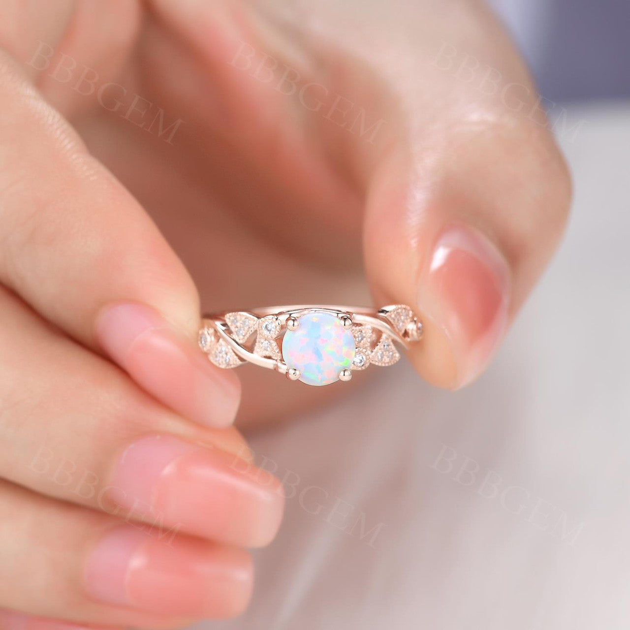 14K & 18K Rose Gold Opal Engagement Ring - Round Cut Art Deco Wedding Band with Milgrain Detailing - Vintage Style Anniversary Gift Set for Women - Perfect for Proposals, Weddings & Special Occasions