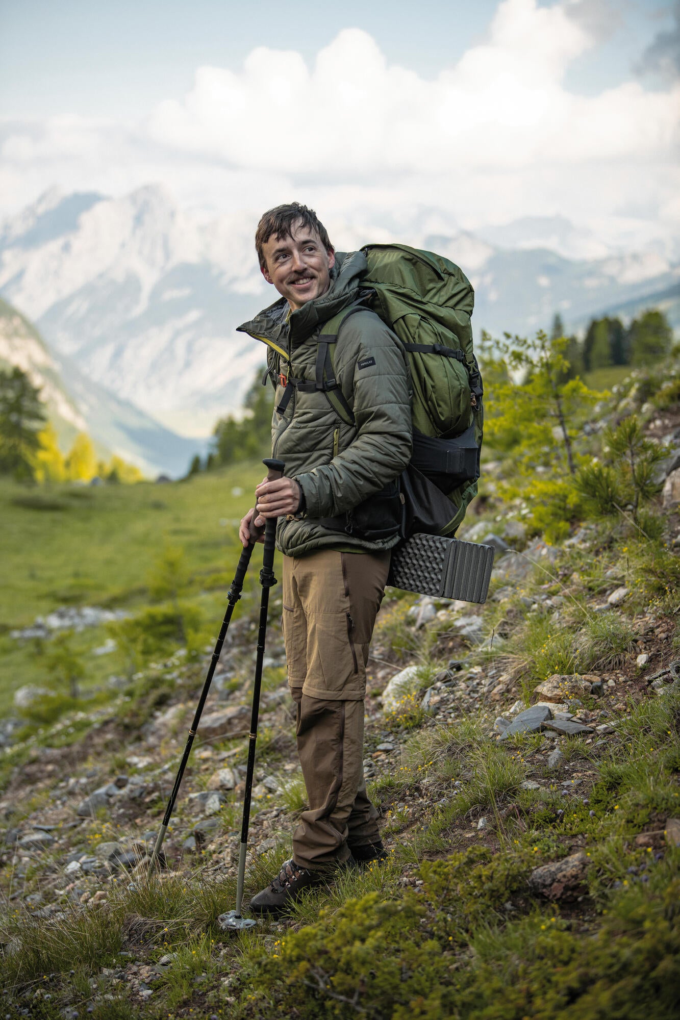 Forclaz Trek 100 Folding Foam Hiking Mattress - Lightweight & Compact Camping Pad for Backpacking, Travel & Outdoor Adventures - Perfect for Tents, RVs & Backcountry Camping