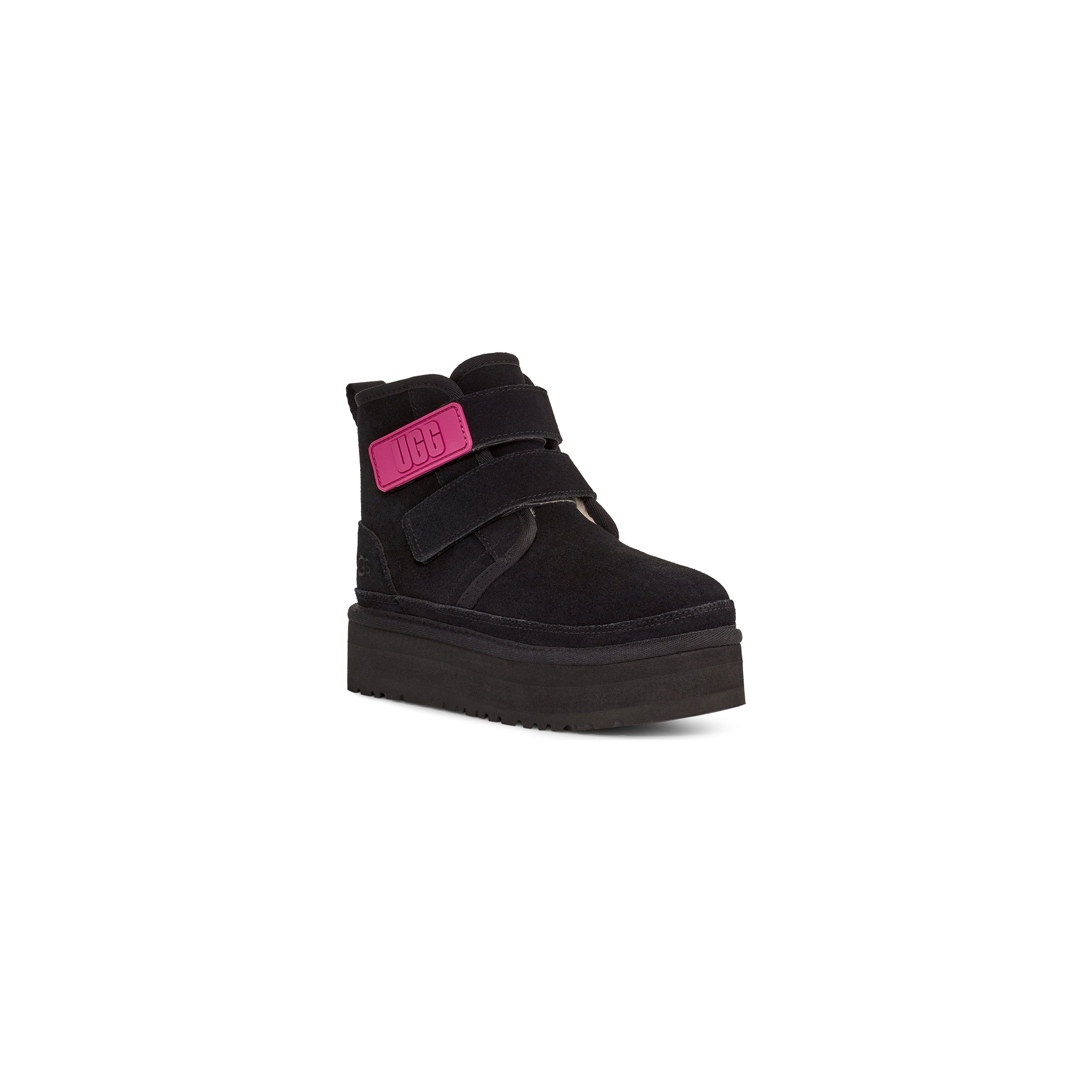 UGG Kid's Neumel Platform Boots in Black - Comfortable & Stylish Winter Shoes for Boys & Girls - Perfect for School, Play & Cold Weather