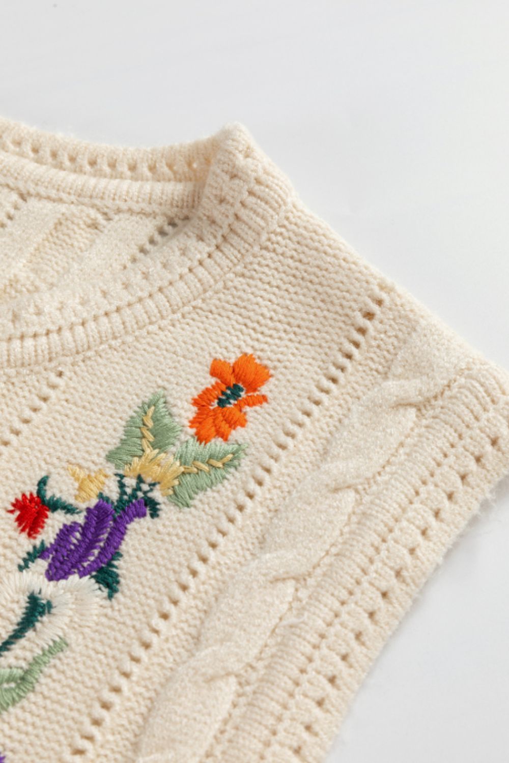 Embroidered Cable Knit Round Neck Sweater Vest for Women - Cozy Winter Layering Piece for Office & Casual Outfits
