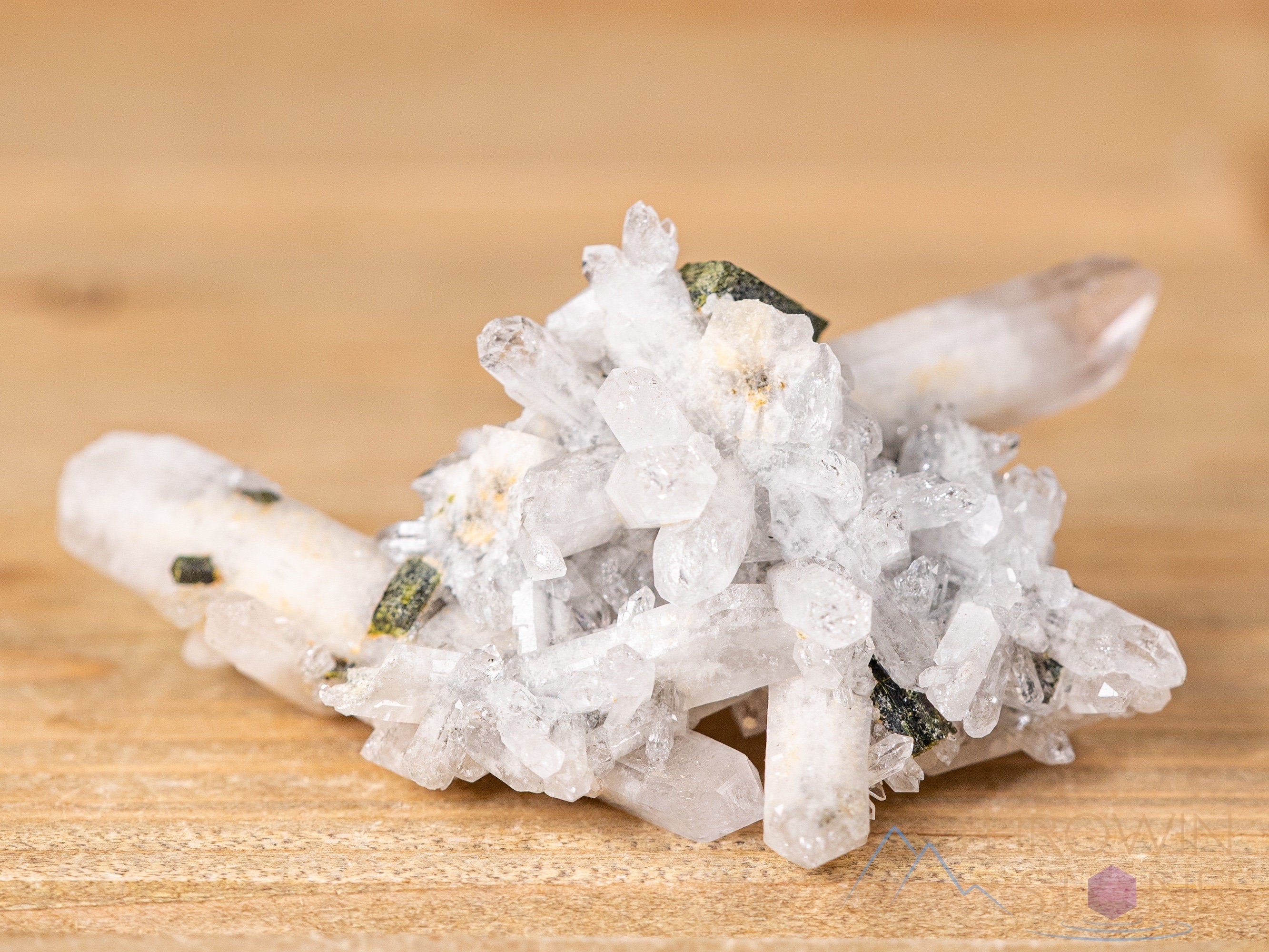 Natural Quartz with Epidote Raw Crystal Cluster - Unique Housewarming Gift, Healing Stones for Home Decor & Spiritual Energy - Perfect for Meditation, Reiki & Feng Shui