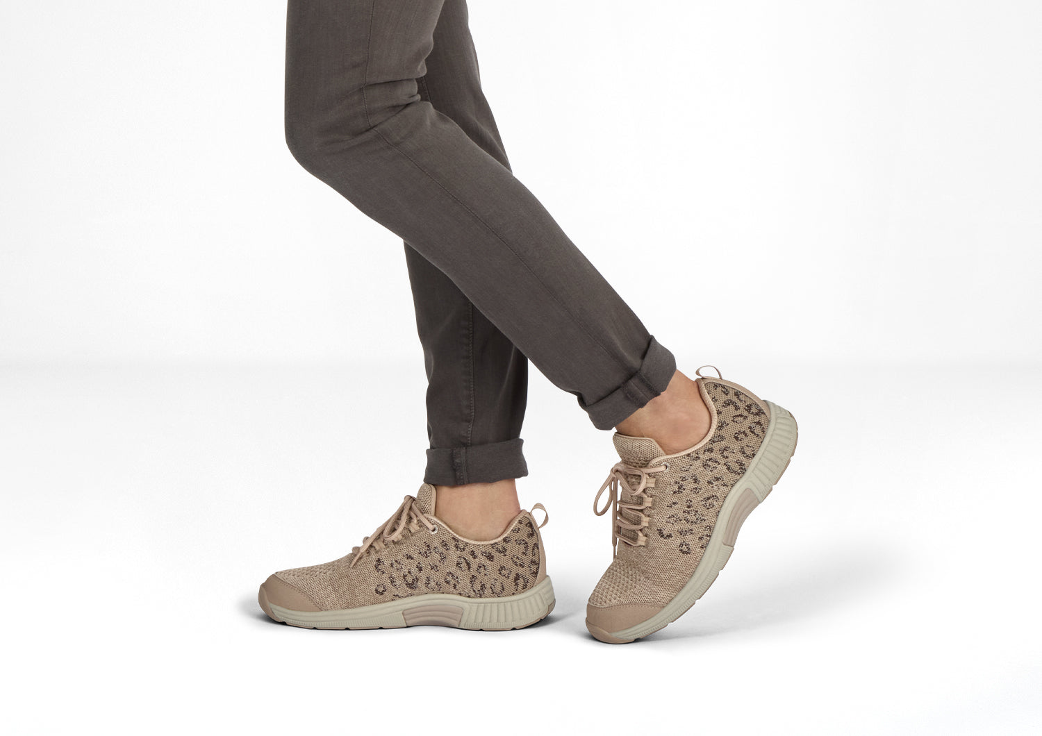 Coral Beige Leopard Print Scarf - Soft Fashion Accessory for Women, Perfect for Fall Outfits and Casual Styling