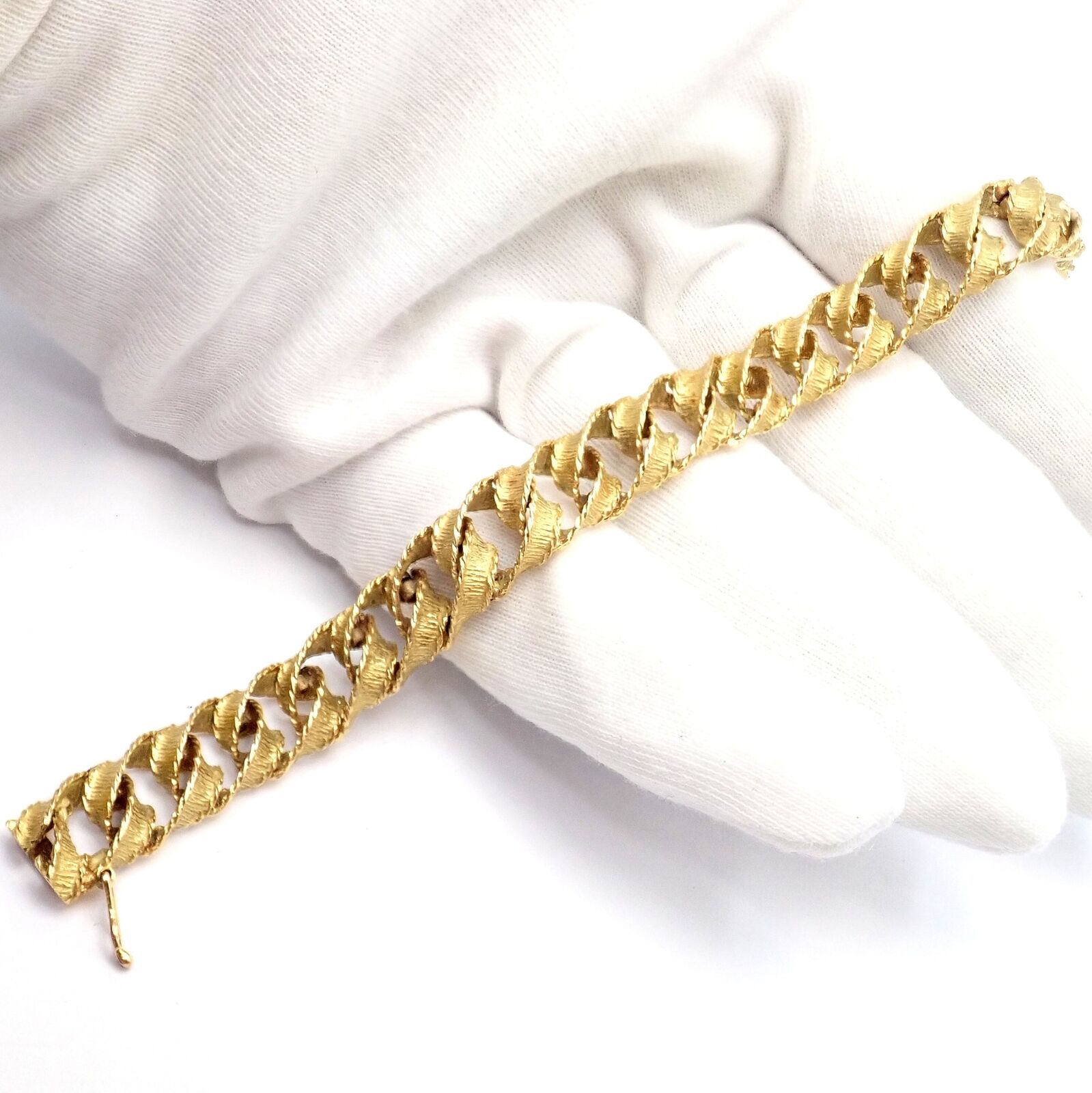 Authentic Vintage Tiffany & Co 18k Yellow Gold France Ribbon Curb Bracelet from 1987 - Luxury Jewelry Gift for Women, Perfect for Anniversaries & Special Occasions
