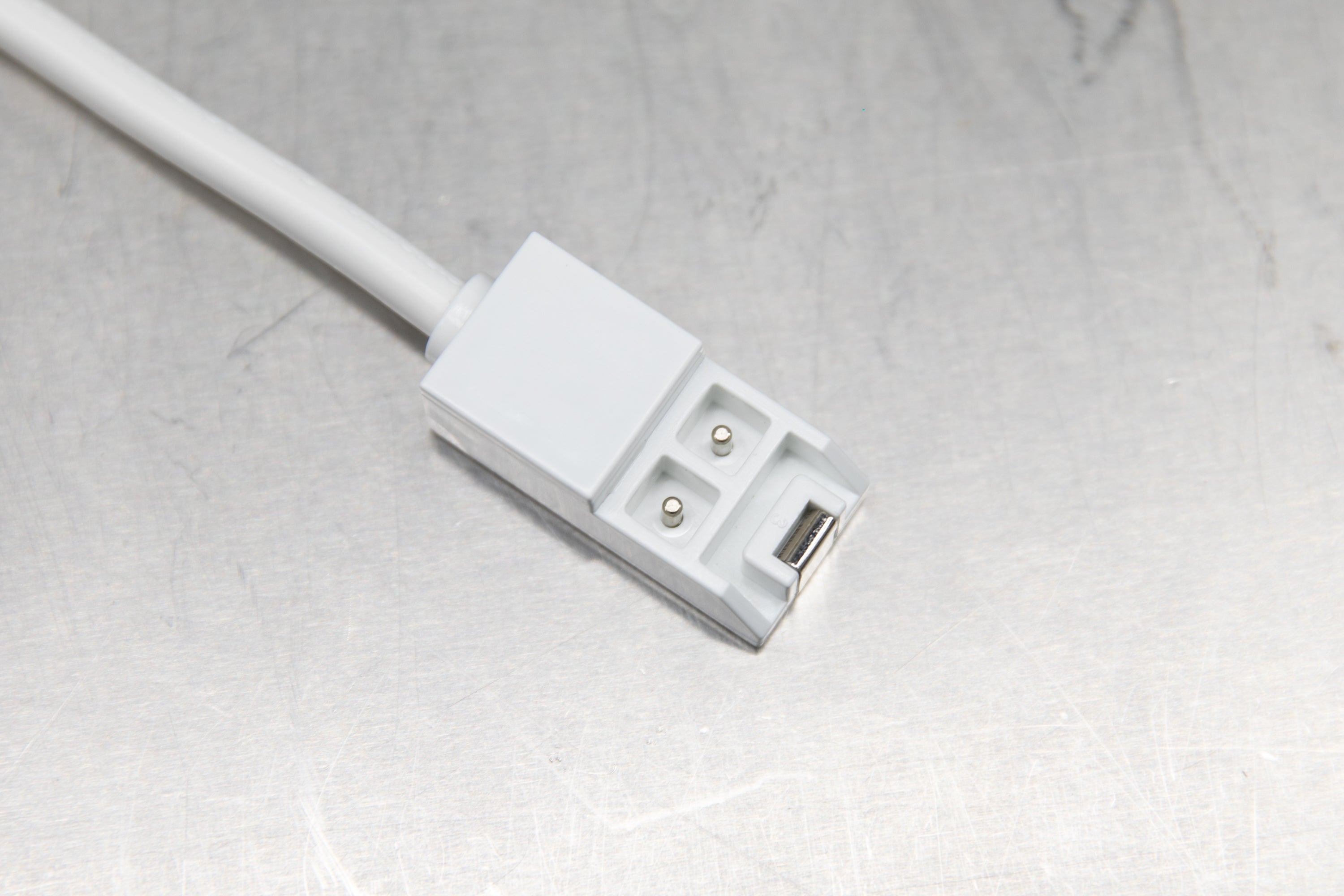 Under Cabinet LED Light Connectors - Seamless Link for Kitchen Cabinet Lighting | Perfect for Under Cabinet, Closet, and Shelf Illumination