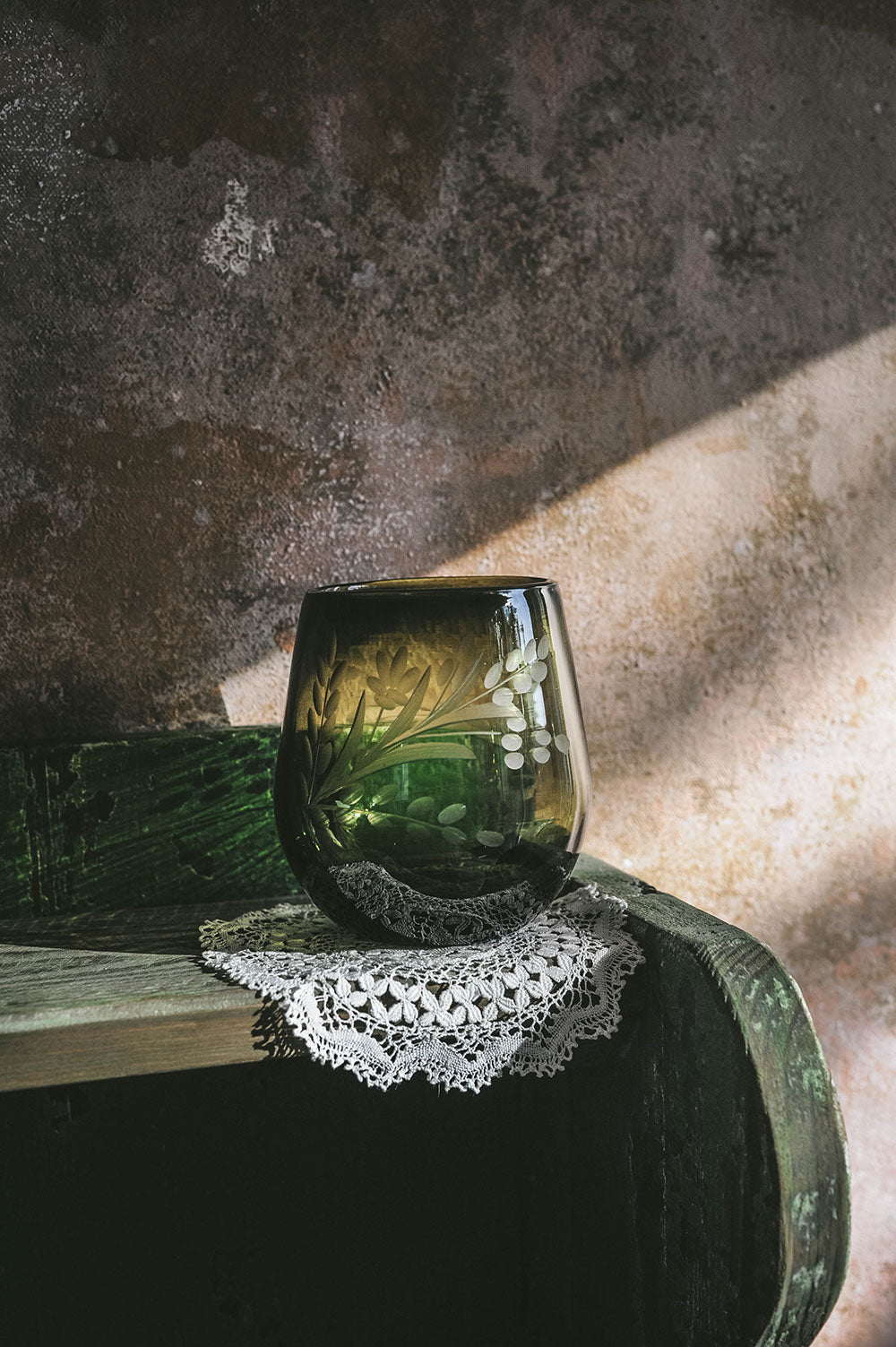 Hand Etched Round Floral Tumbler with Olive Design - 20oz Insulated Stainless Steel Cup for Hot & Cold Drinks - Perfect for Coffee, Tea, and Smoothies at Home, Office, or Travel