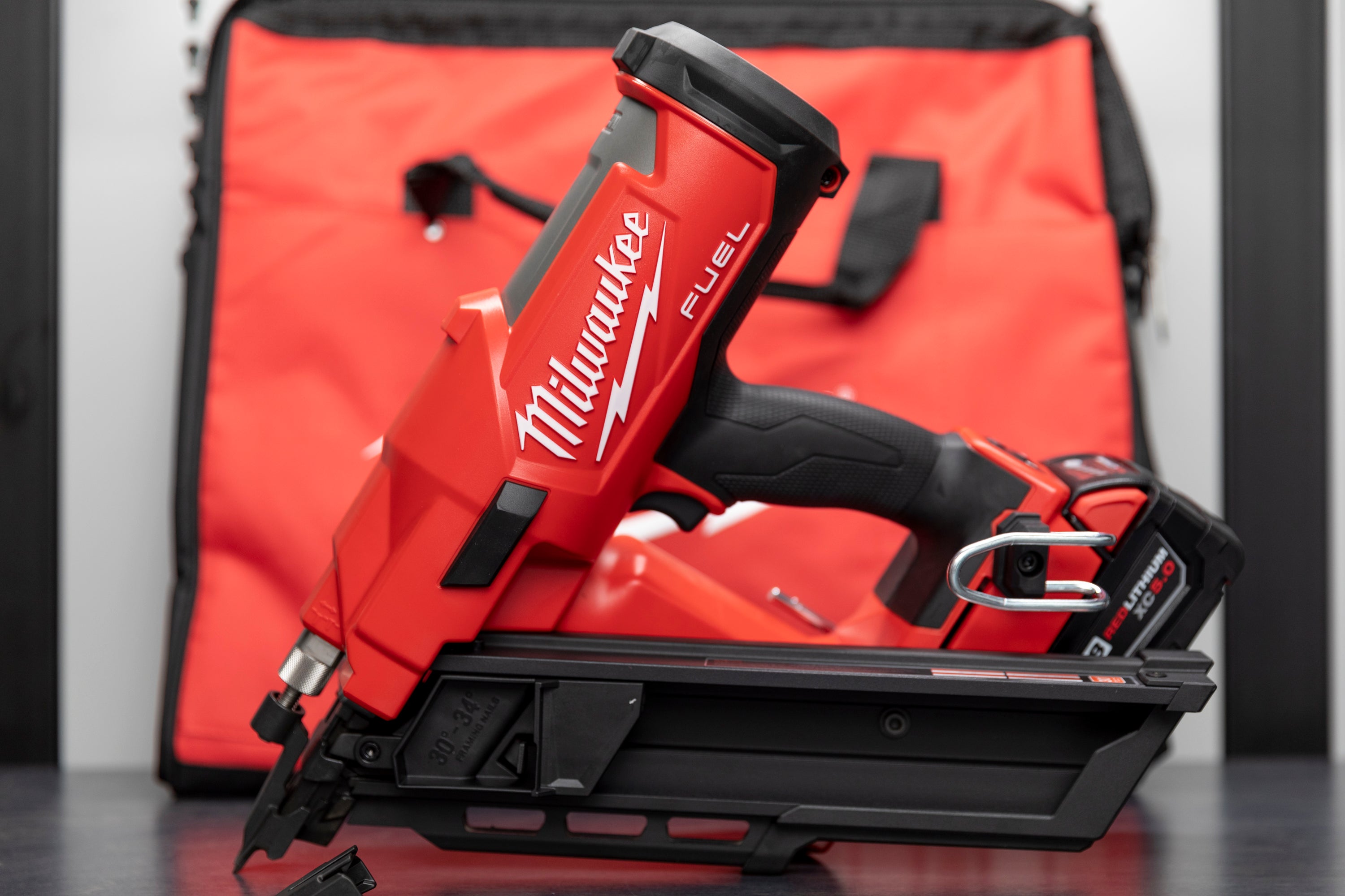 Milwaukee M18 FUEL™ 30 Degree Framing Nailer - Cordless Electric Nail Gun for Wood Framing, Roofing & Construction - Perfect for Professional Builders & DIY Home Projects