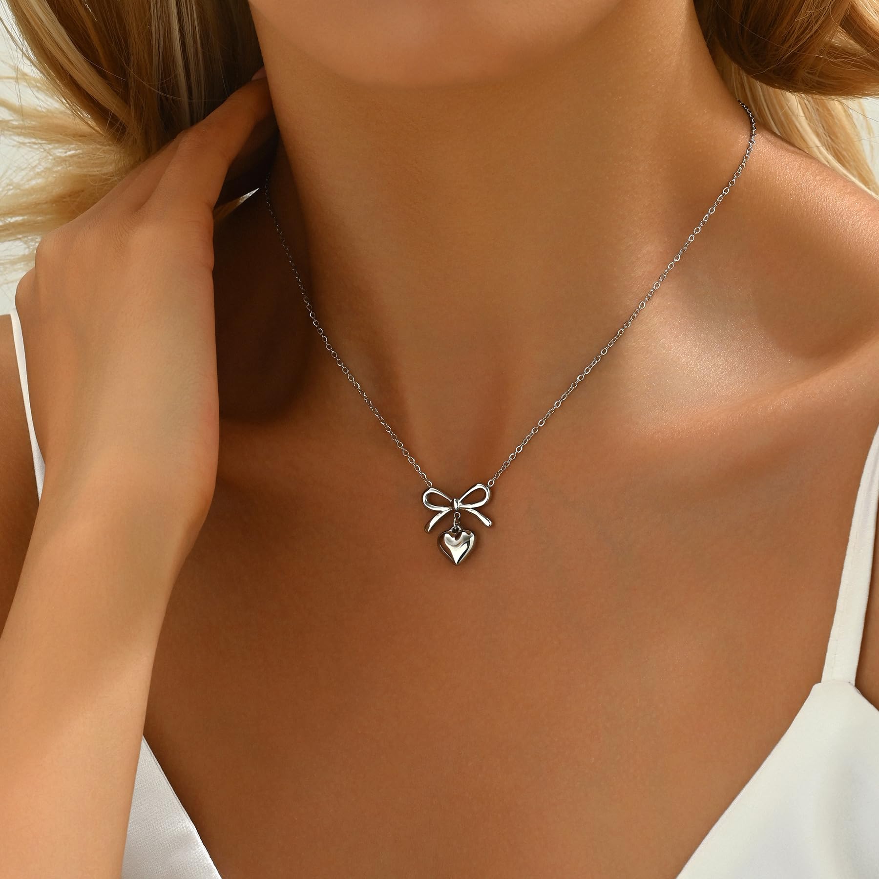 18K Gold Plated Bow Pearl Necklace - Elegant Jewelry for Women