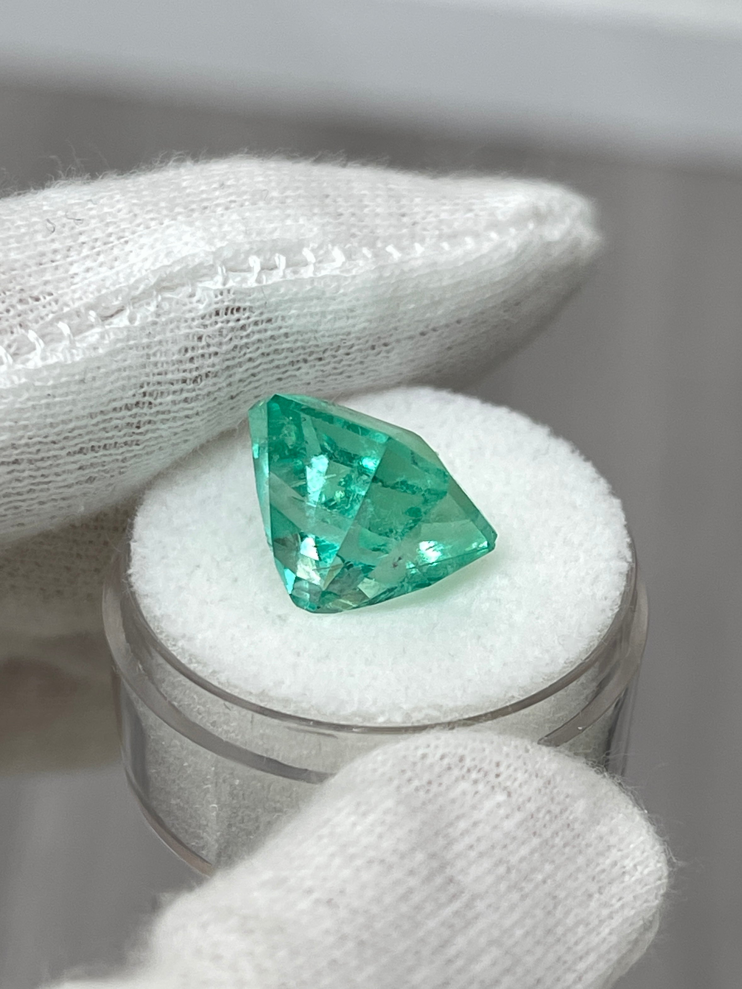 10.49 Carat Natural Colombian Emerald - 13x13mm Asscher Cut Loose Gemstone for Jewelry Making, Engagement Rings & Luxury Gifts