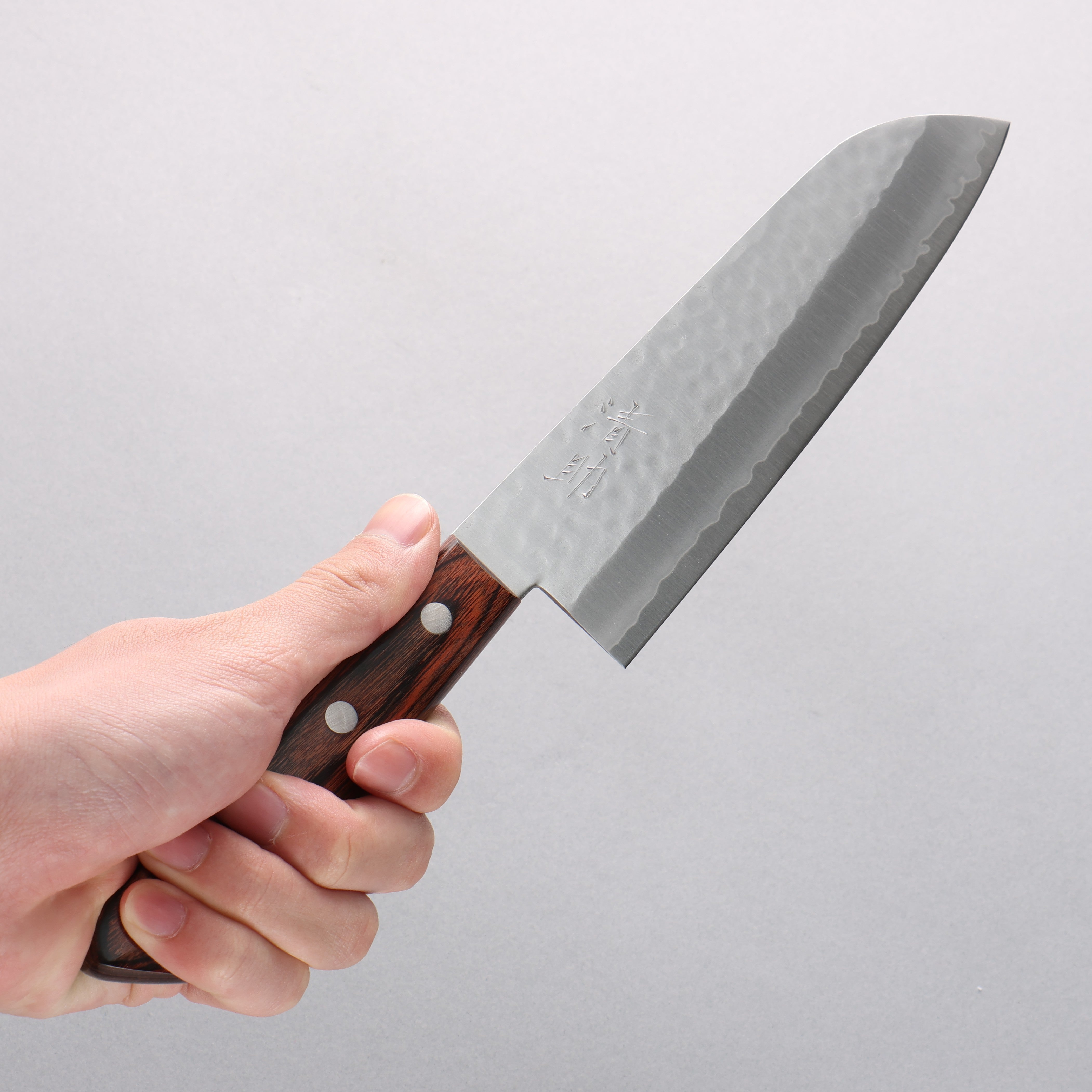 Premium Seisuke VG1 Hammered Santoku Knife 165mm - Japanese Chef Knife with Mahogany Handle - Perfect for Slicing, Dicing & Chopping Vegetables, Meat & Fish