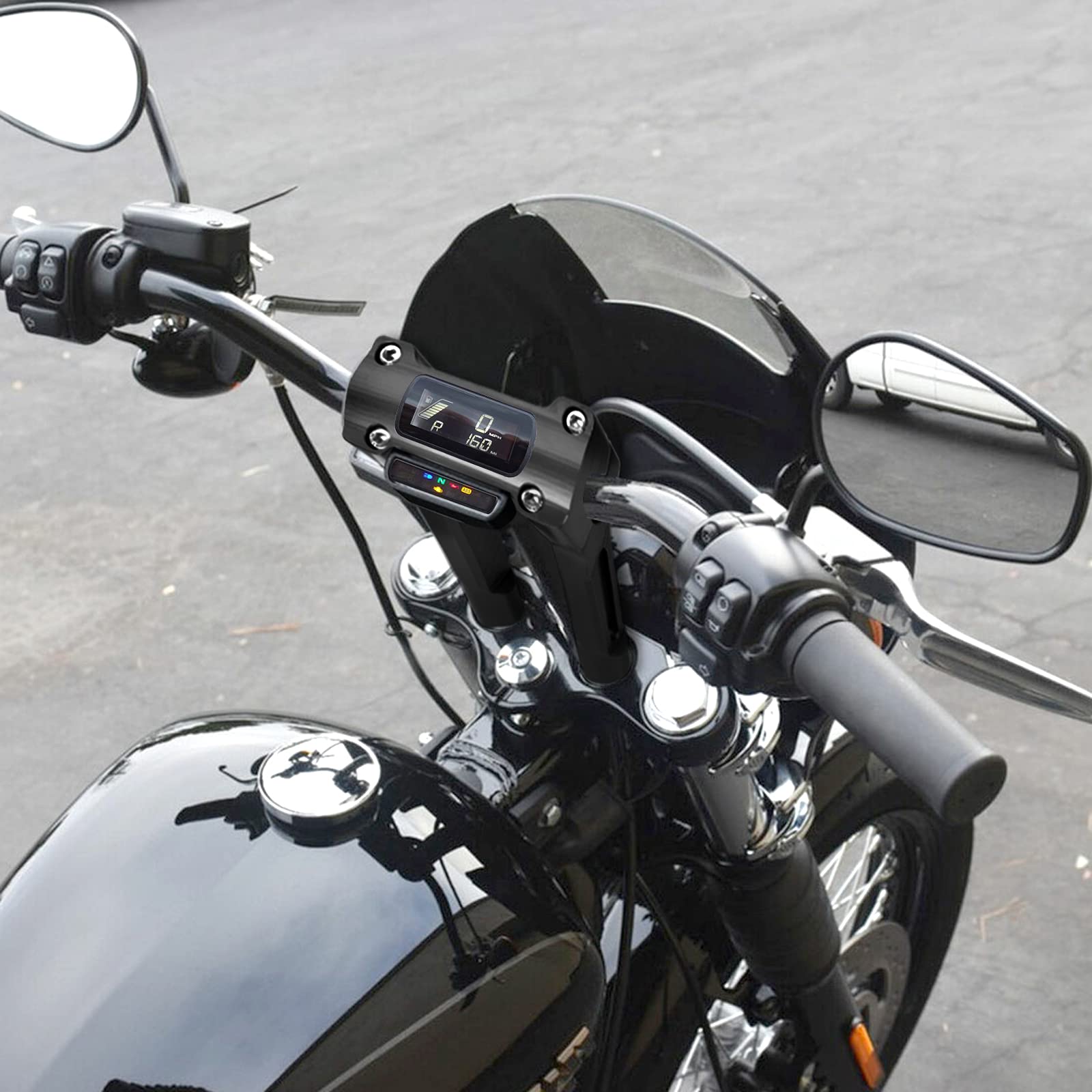 Harley-Davidson Softail Street Bob 1