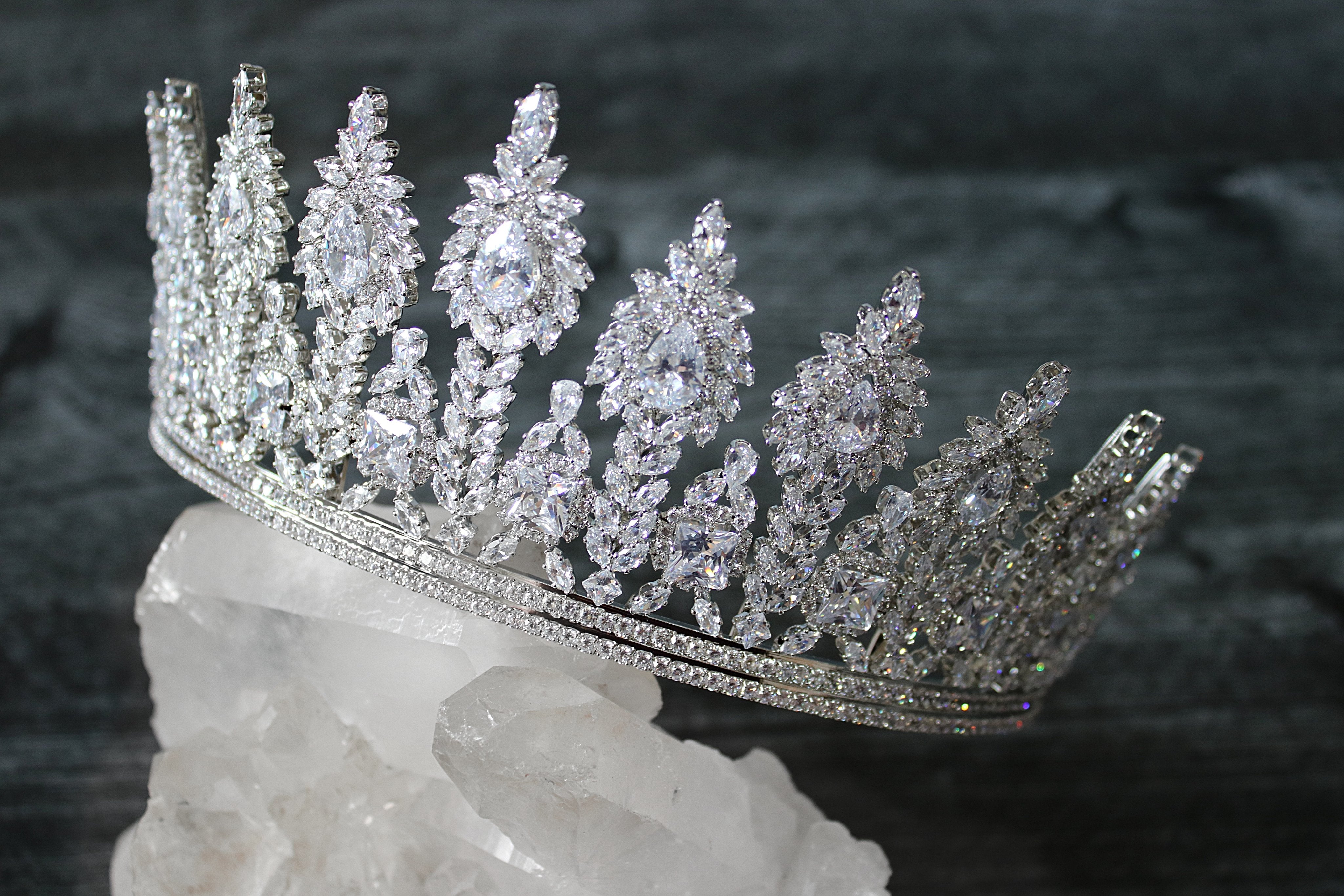 NOELLE Royal Bridal Crown - Elegant Rhinestone Wedding Tiara for Bride, Bridesmaid & Prom | Perfect for Weddings, Quinceañeras, Pageants & Special Occasions