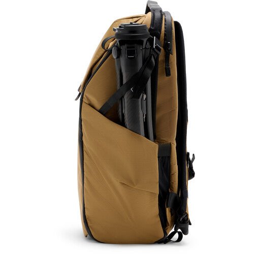Peak Design Everyday Backpack 30L V2 - Premium Camera & Travel Backpack in Coyote Brown - Perfect for Photographers, Commuters & Outdoor Adventures