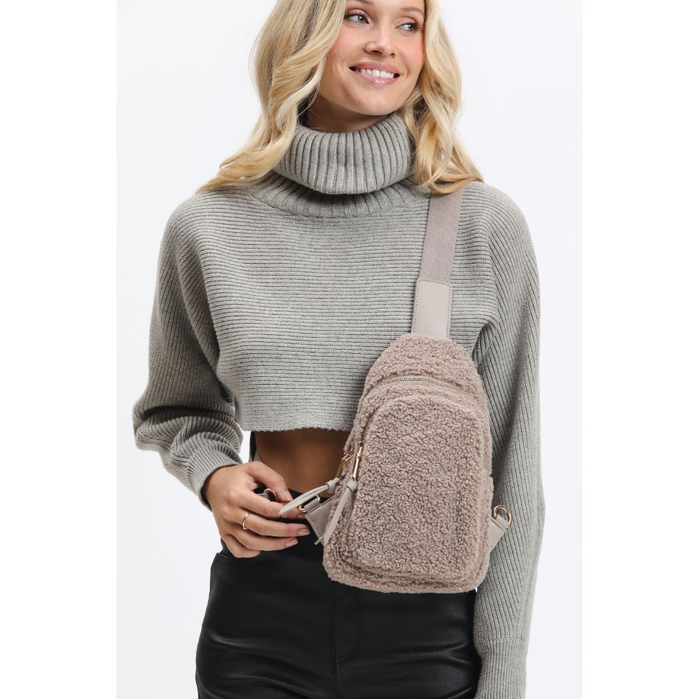 Ace Sherpa Sling Backpack - Lightweight Travel Backpack for Men & Women, Water-Resistant Crossbody Bag for Hiking, Commuting & Outdoor Adventures