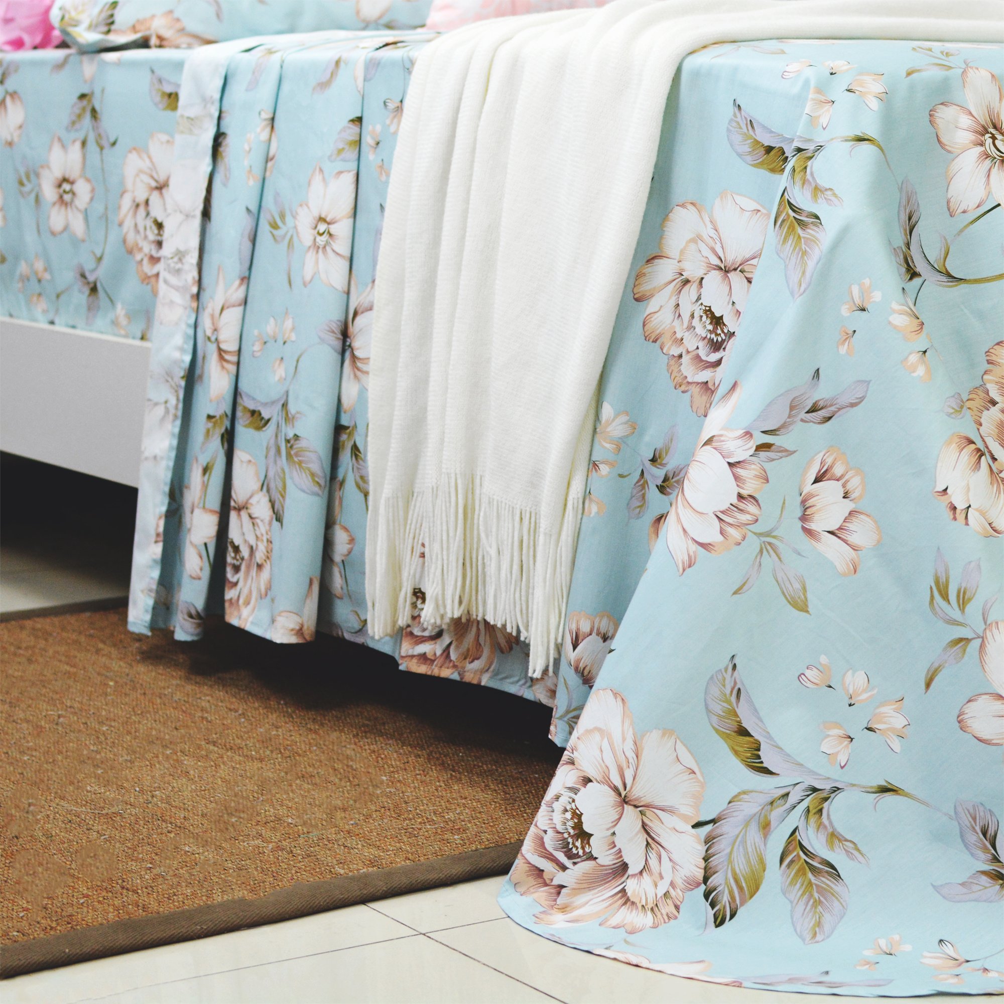 FADFAY Shabby Floral Bed Sheet Set California King - 100% Cotton Farmhouse Style Bedding Set (4 Piece: Flat Sheet, Fitted Sheet & 2 Pillowcases) for Cozy Bedroom Decor & Guest Room Upgrade