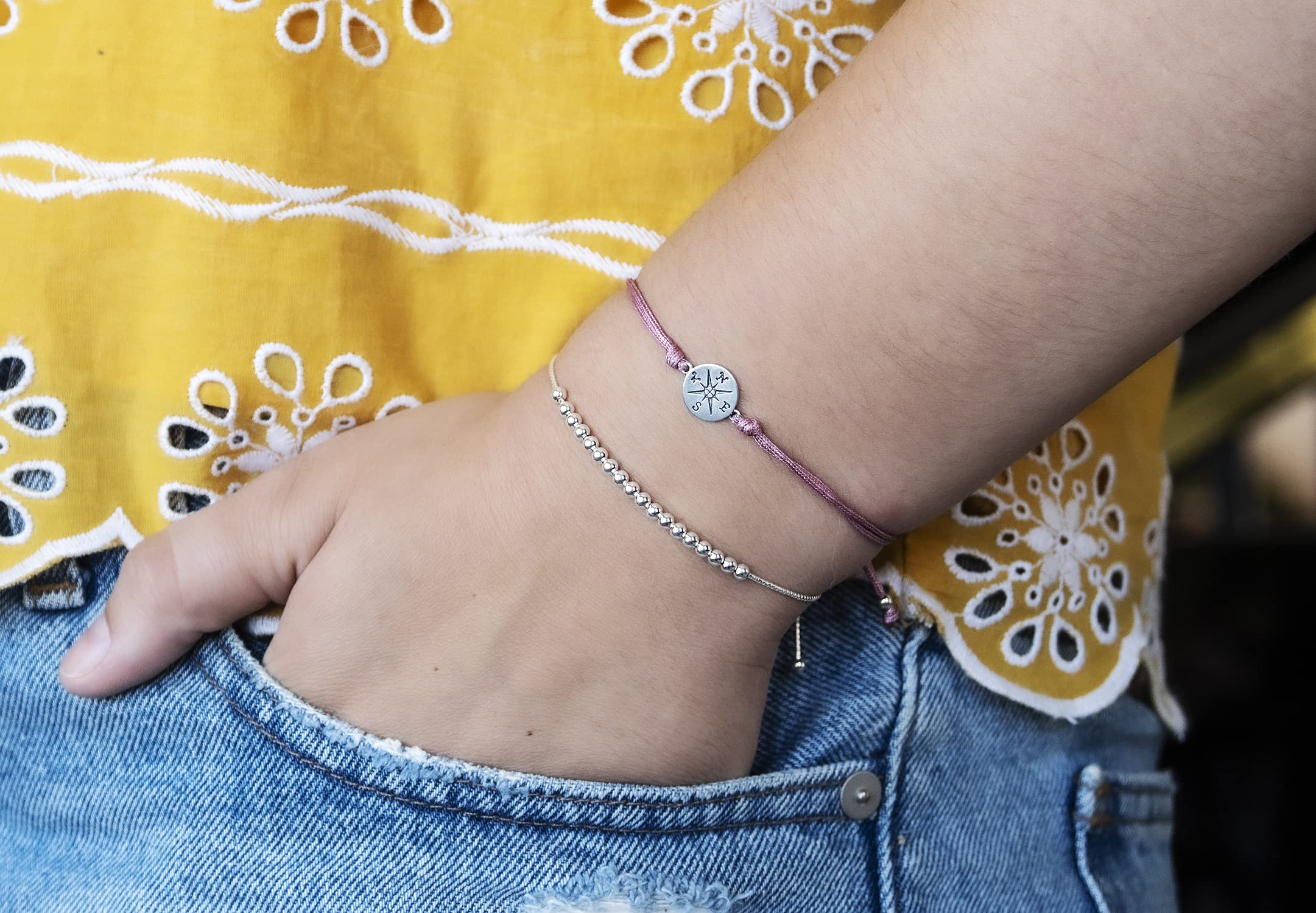 EFYTAL Matching Couple Compass Bracelets for Boyfriend & Girlfriend - Long Distance Relationship Gifts, Promise & Friendship Bracelets for 2 - Perfect for Anniversaries, Valentine's Day & Romantic Getaways