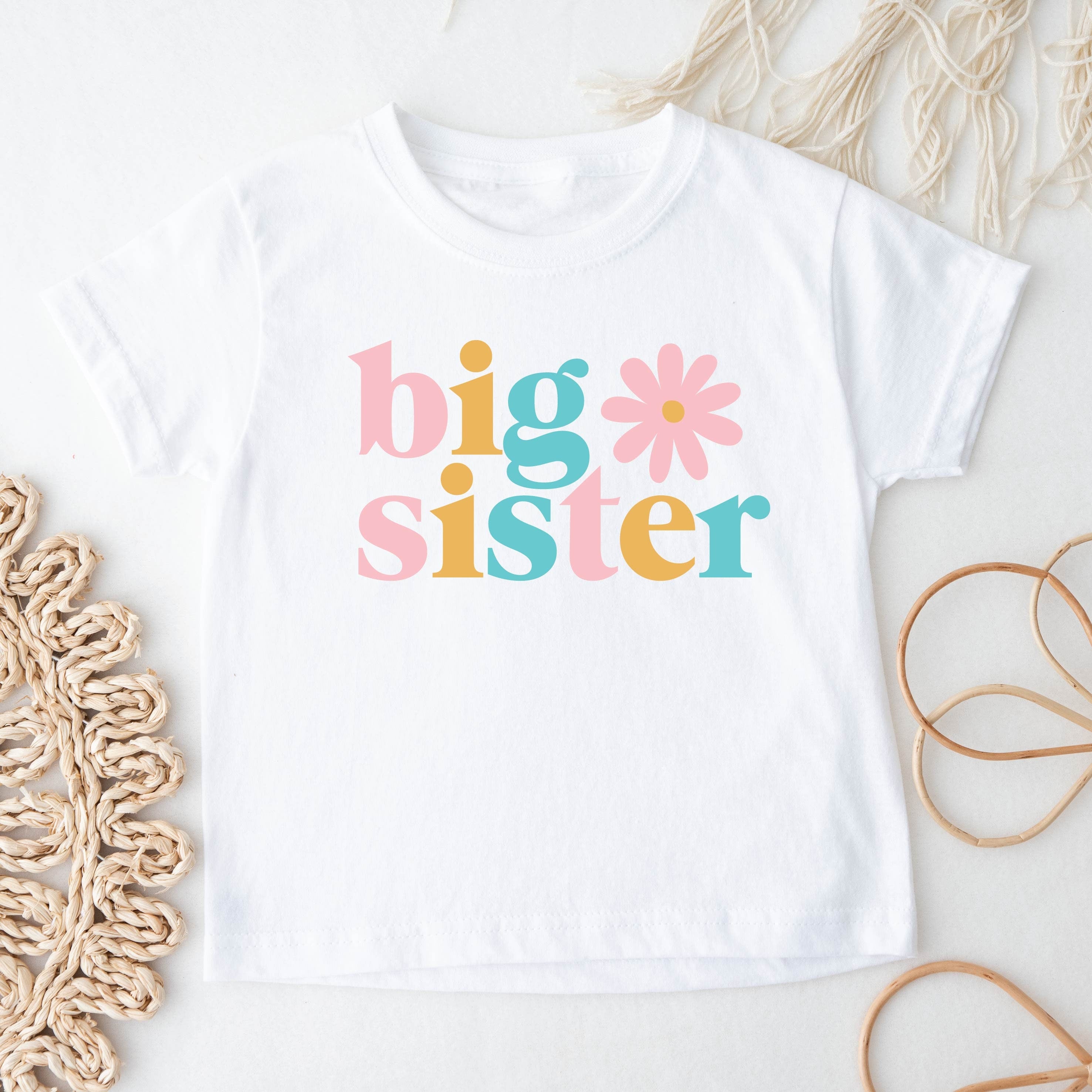 Big Sister T-Shirt - Comfortable & Stylish Graphic Tee for Women - Perfect for Sibling Love, Family Events & Casual Outfits