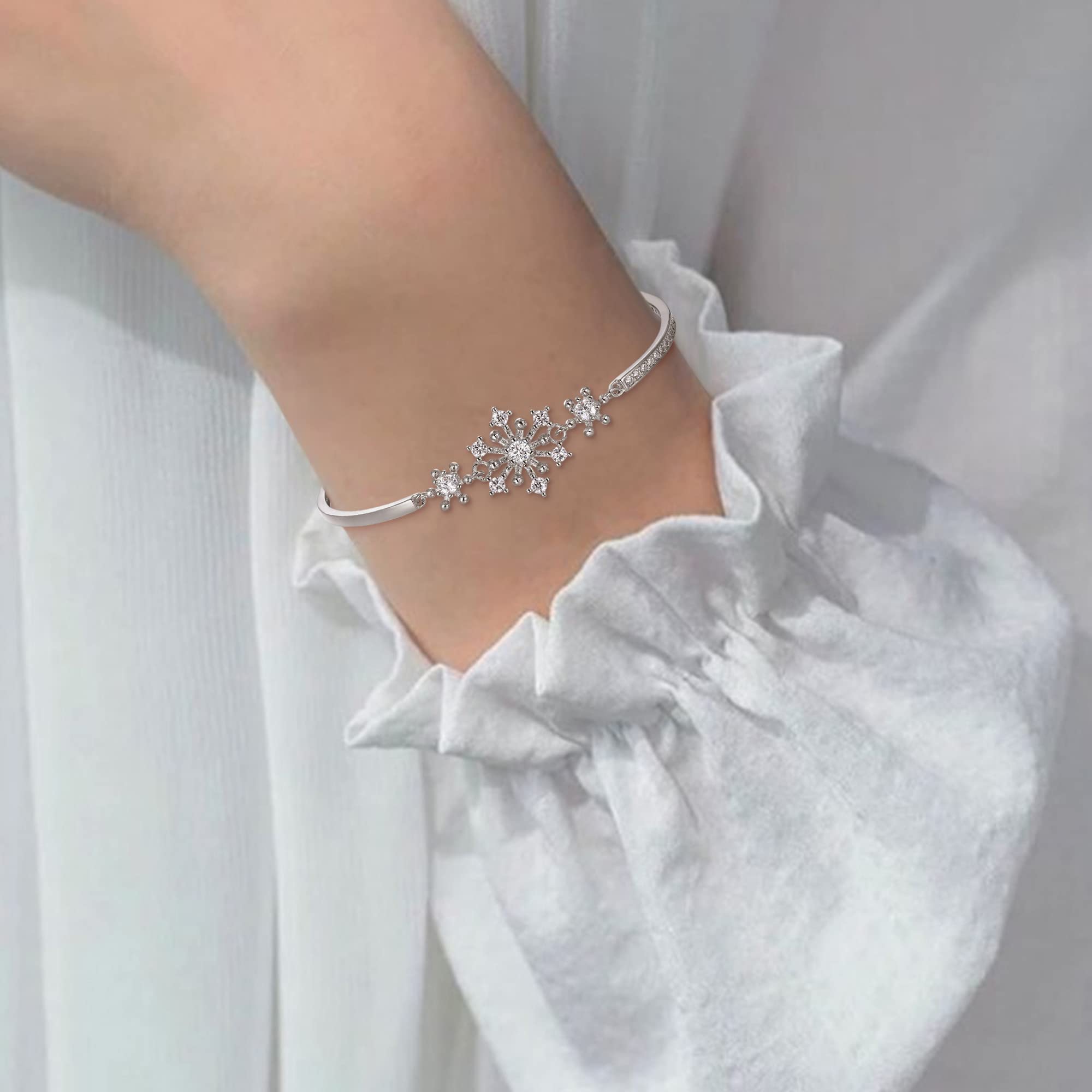 Flyonce Snowflake Bracelets for Women - Sparkling Cubic Zirconia Snowflake Flower Bangle Link Bracelet, Christmas Jewelry Gift for Her, Perfect for Holiday Parties, Winter Weddings & Festive Occasions