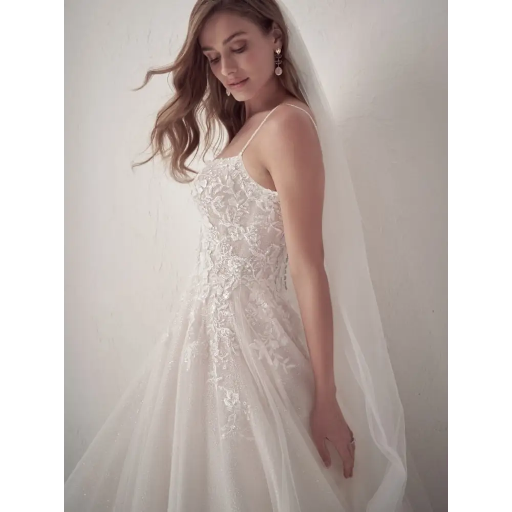 Maggie Sottero Casey Veil - Elegant Wedding Veil for Brides | Perfect for Church, Outdoor & Beach Weddings