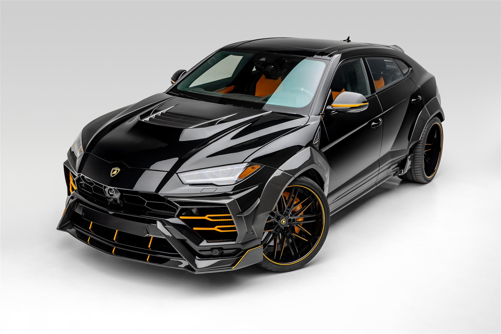 Lamborghini Urus Rampante Edizione Program - Luxury SUV Car Model for Collectors & Display | Perfect for Home Decor, Office Display & Car Enthusiast Gifts
