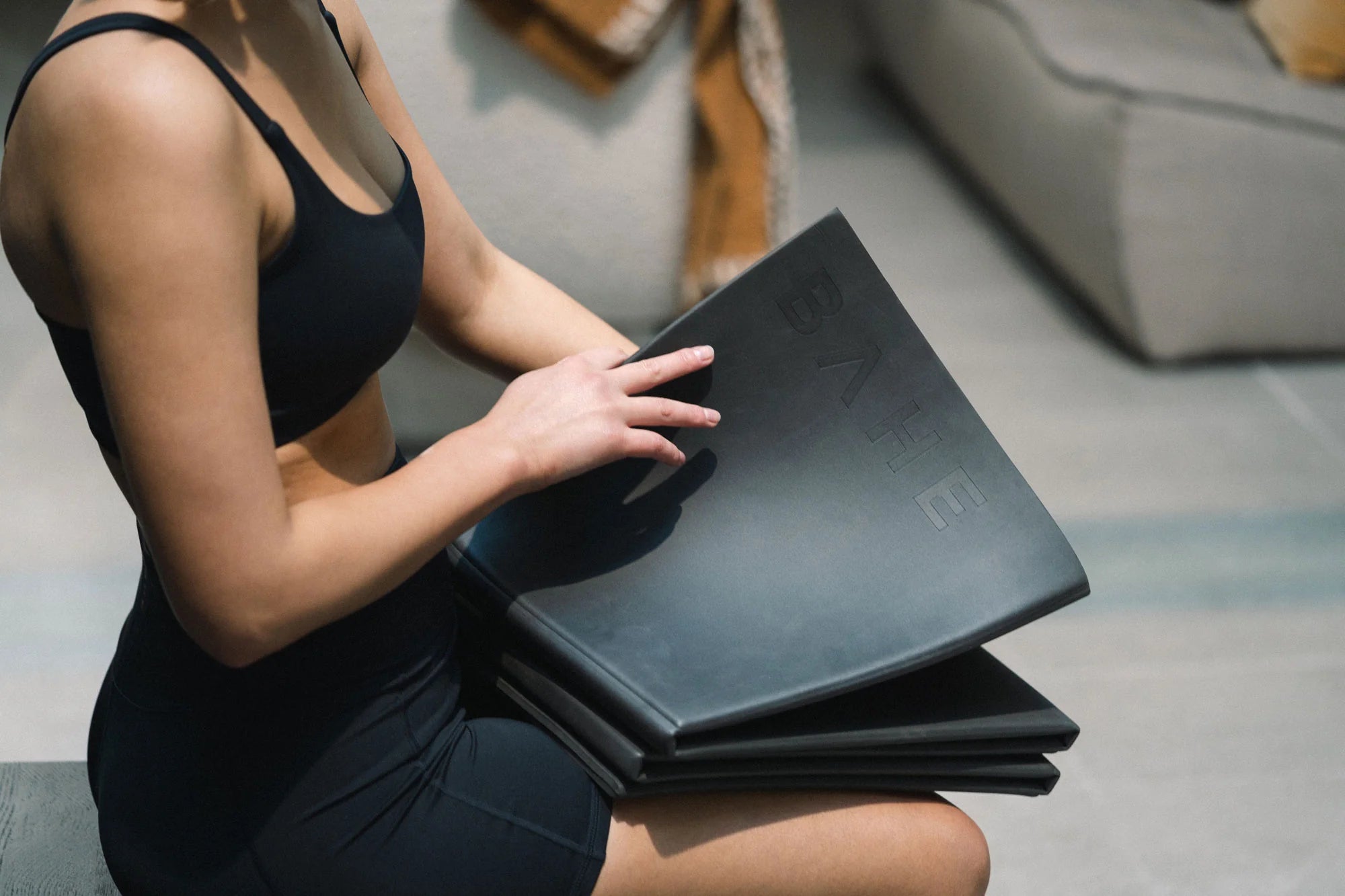 BAHE FoldUp Exercise Mat 6mm Thick - Non-Slip Yoga Mat for Home Gym, Pilates & Fitness - Anthracite Color - Perfect for Workouts, Stretching & Meditation