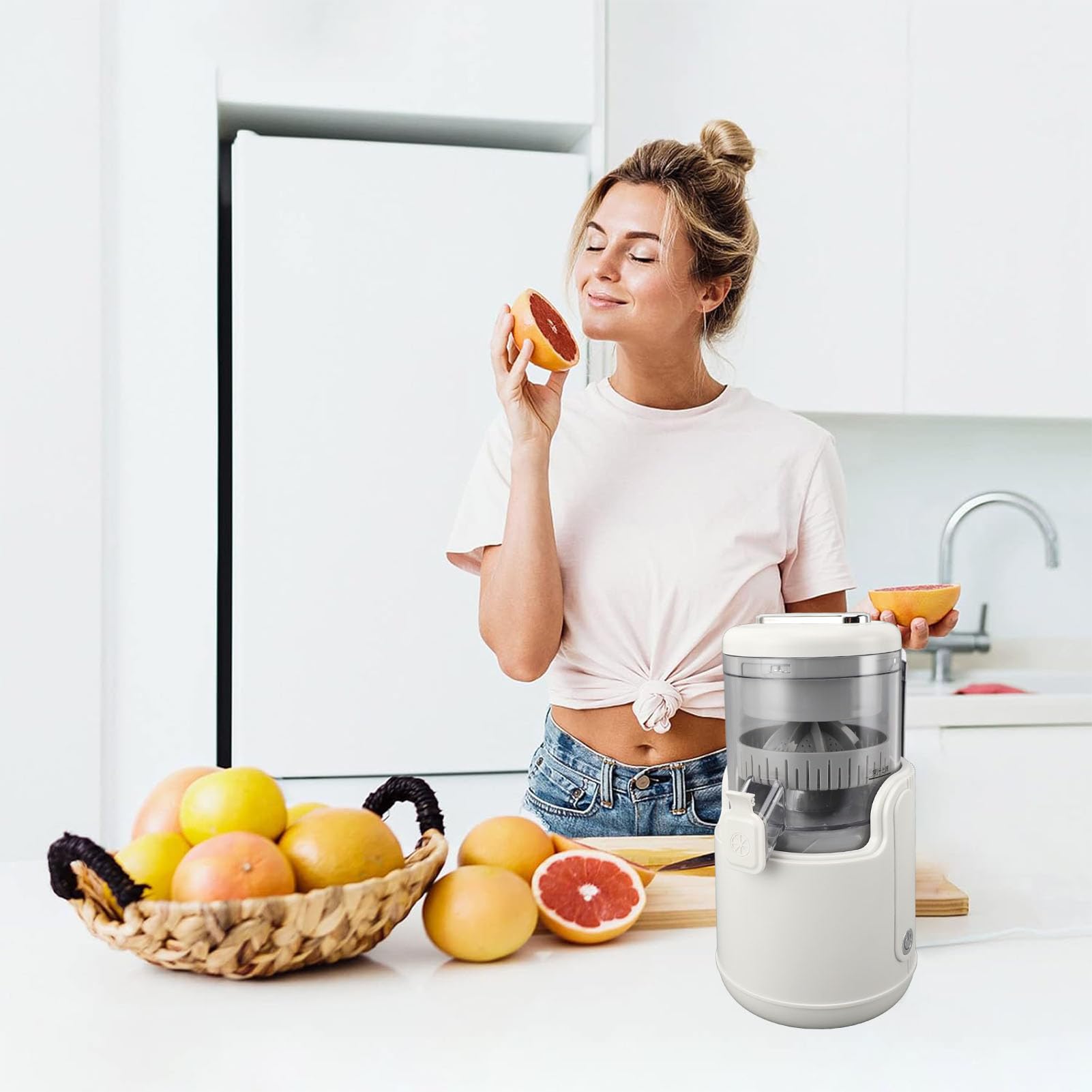 Electric Citrus Juicer - Rechargeable USB Juicer Machine with Cleaning Brush for Oranges, Limes, Lemons & Grapefruits | Easy to Clean Portable Fruit Squeezer for Kitchen, Camping & Travel