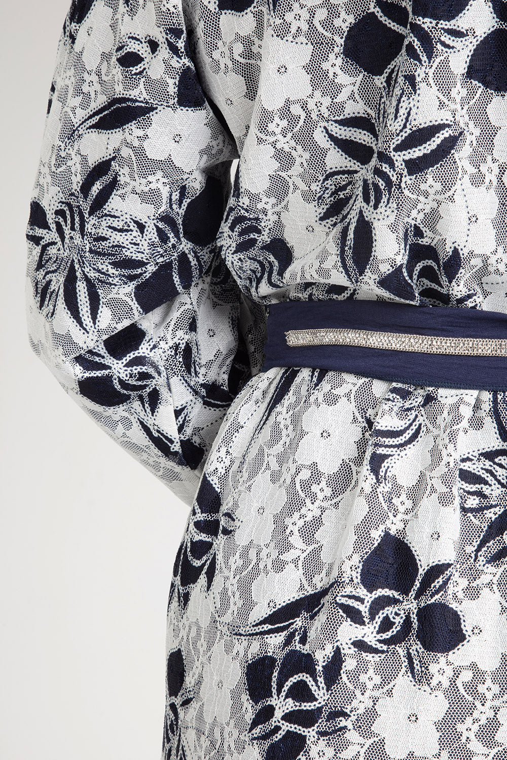 Elegant Gardenia Lace Kimono Robe - Floral Japanese Style Cover Up for Women - Perfect for Beach, Bridal Shower, Spa & Lounging