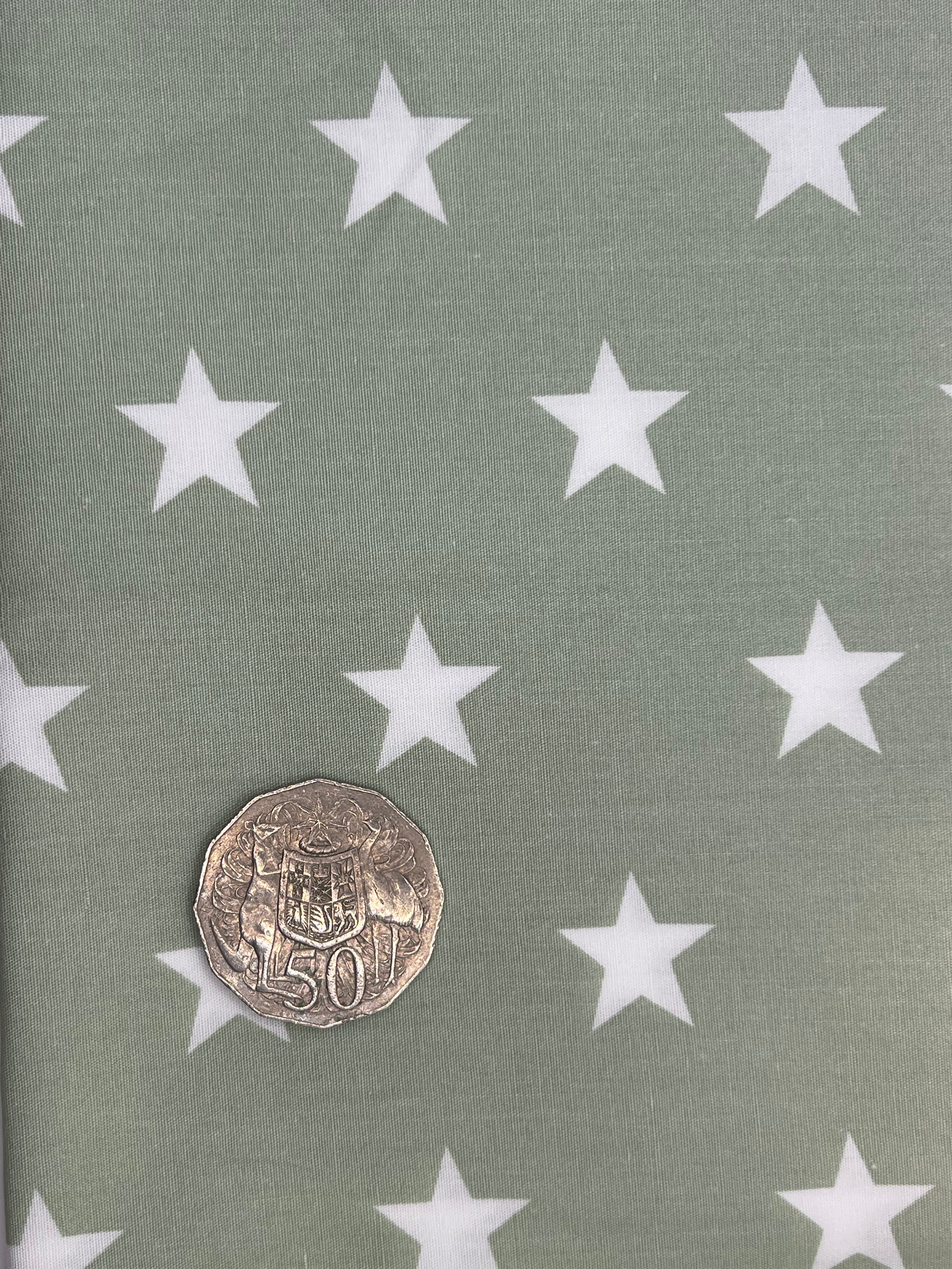 Green and White Star Pattern Decor - Perfect for Christmas, Patriotic, and Party Themes