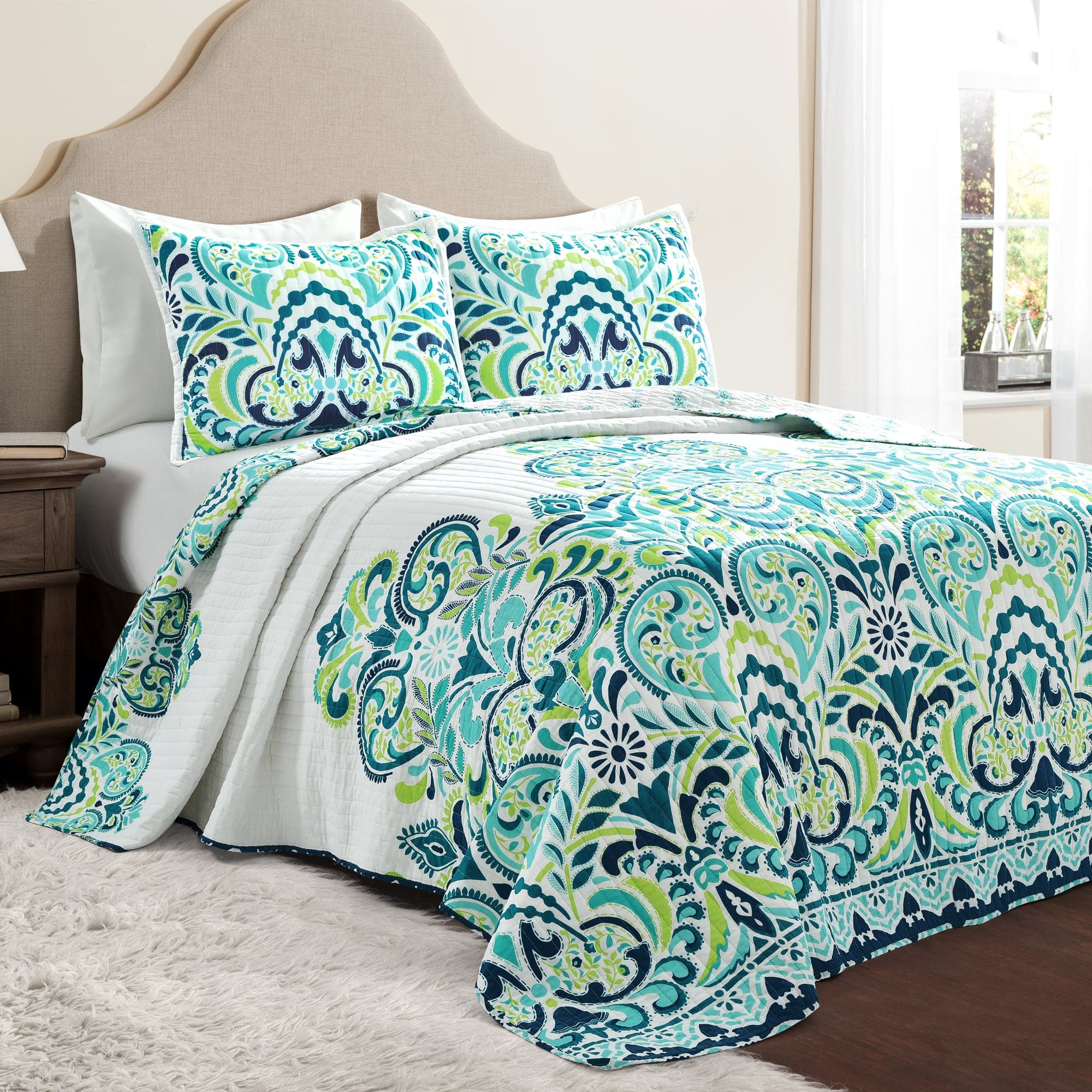 Clara Quilt 3-Piece Bedding Set - Soft Comforter, Pillow Shams & Bed Skirt - Queen Size Luxury Bedroom Decor for Cozy Sleep & Guest Room Makeover