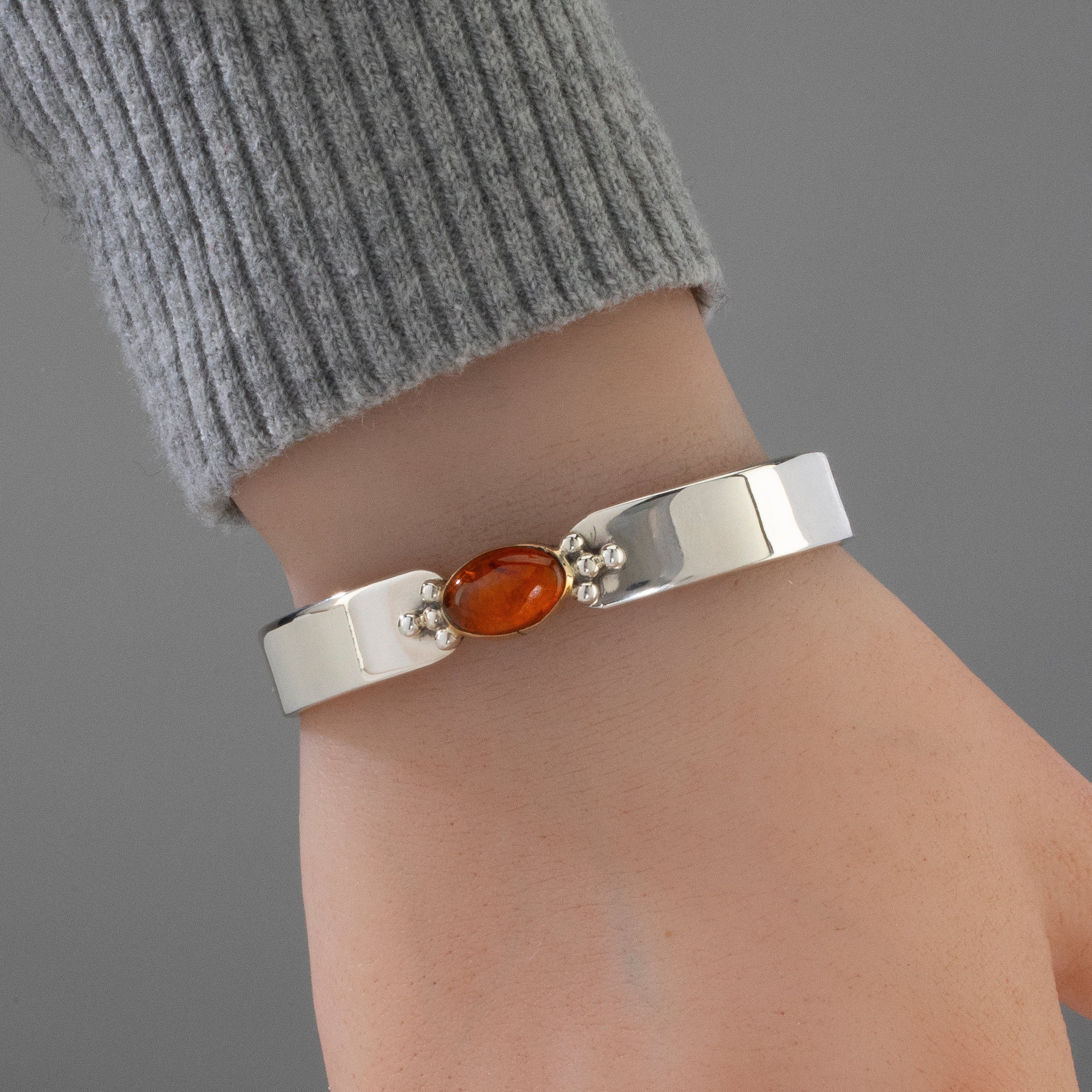 Authentic Navajo USA Native American Handmade 925 Sterling Silver Cuff Bracelet - Perfect for Boho Fashion, Gift Giving & Special Occasions