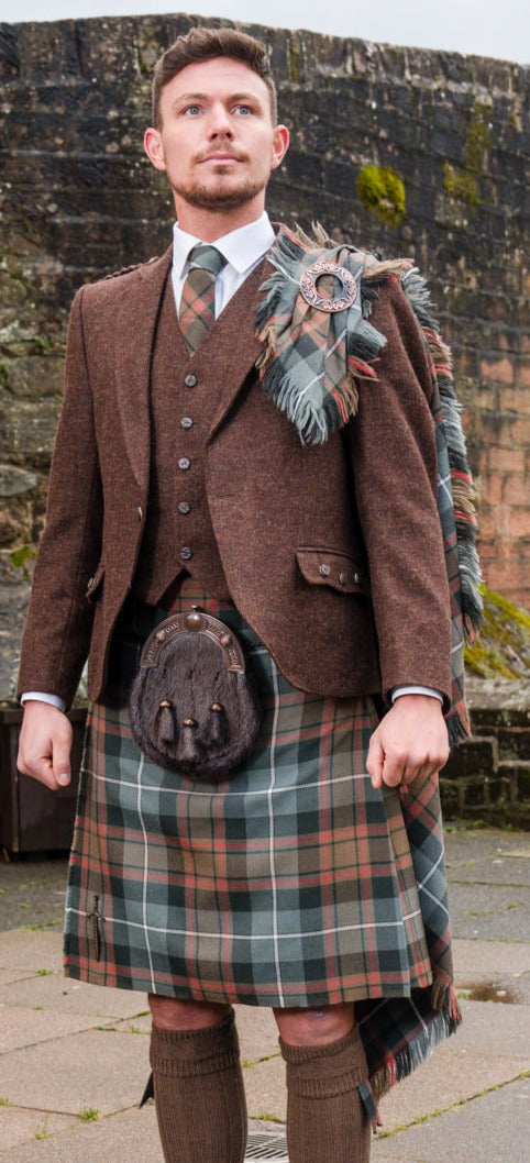 Stylish Tartan Plaid Scarf - Classic Scottish Pattern for Men & Women - Perfect for Winter Fashion, Office Wear & Outdoor Activities