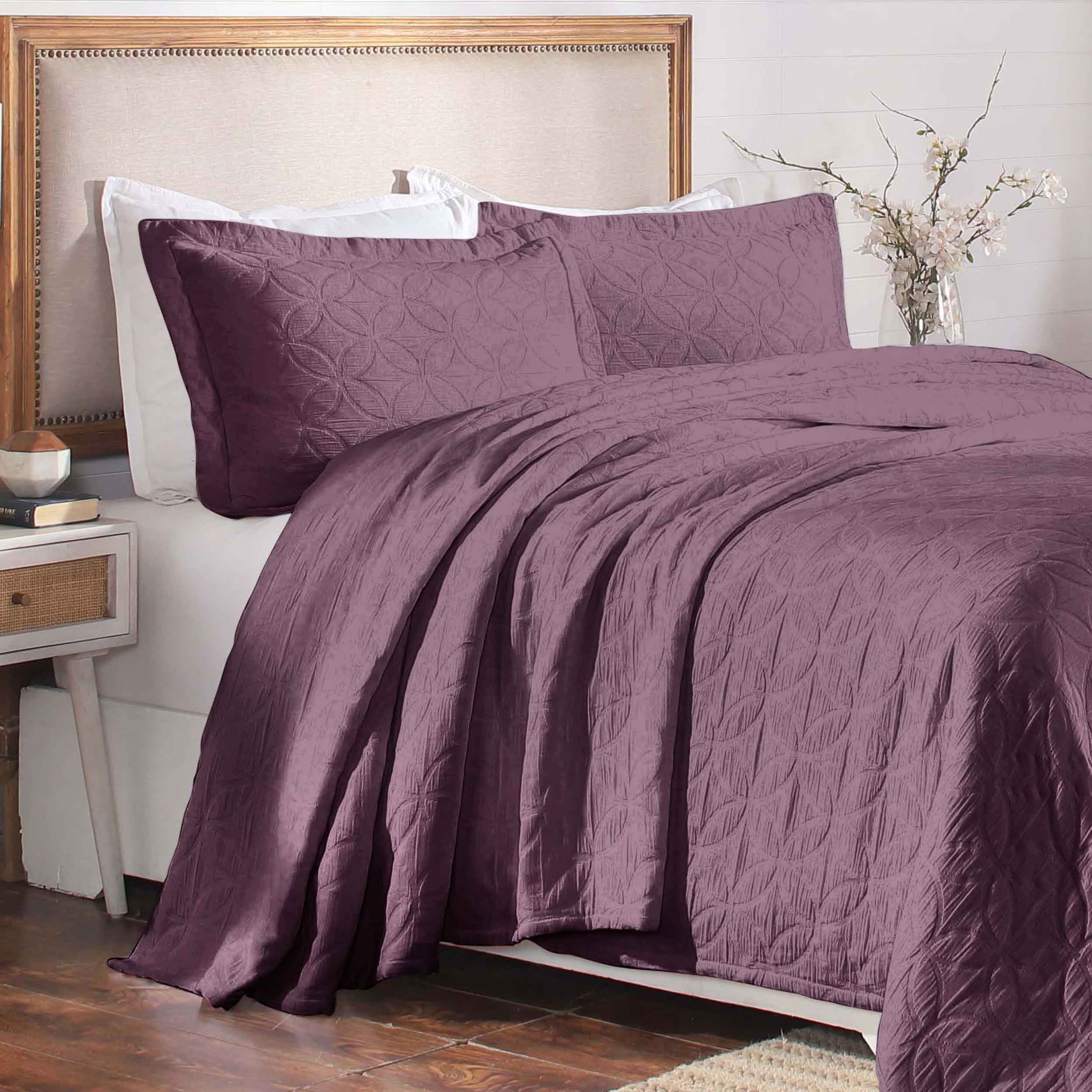 Serenity Cotton Matelasse Celtic Circle Airy Bedspread Set - Queen Size Lightweight Quilted Coverlet for Bedroom Decor, Summer Use & Guest Room Essentials