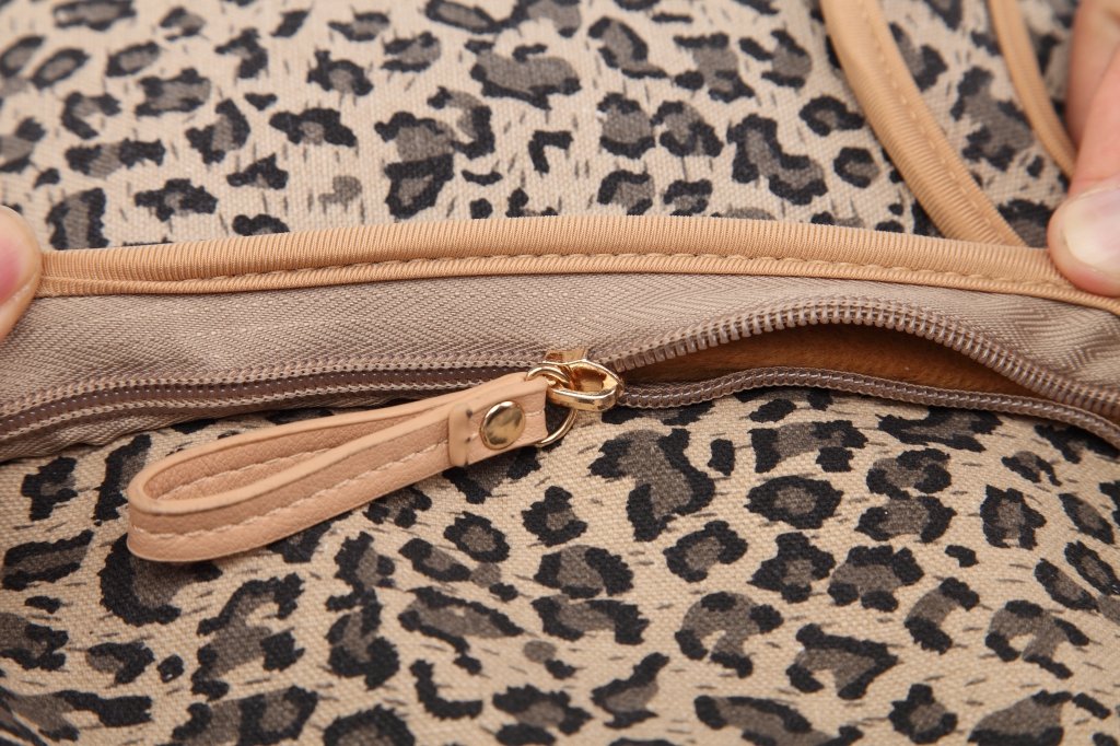 15.5 Inch Laptop Sleeve Case - Stylish Leopard Print Ultrabook Sleeve for MacBook Air/Pro, Acer, Asus, Dell, Lenovo, iPad Pro & Surface Pro 4 - Protective Carrying Bag with Handle for Work, School & Travel