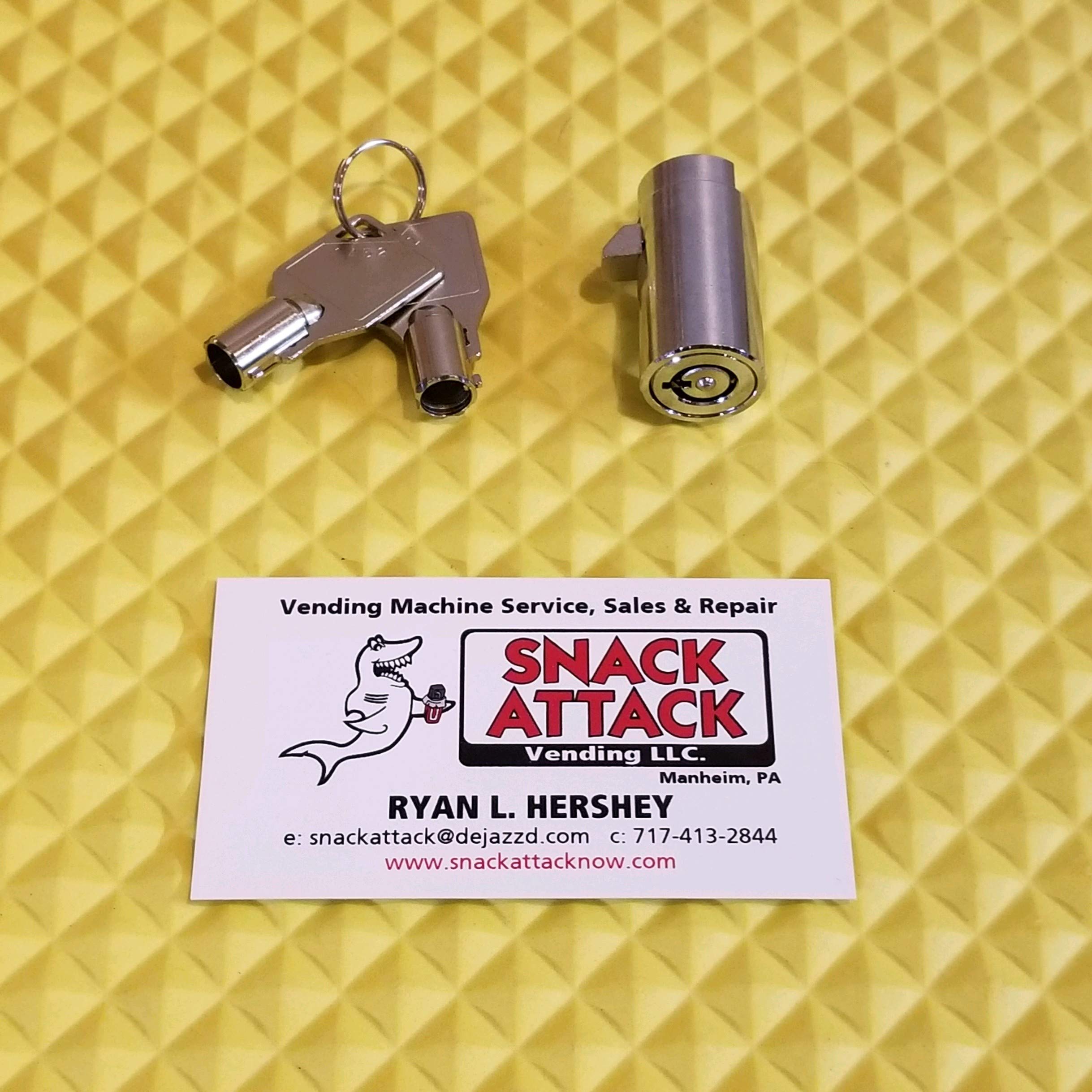New Snack & Soda Vending Machine Cylinder Lock with 2 Keys (#1452) - Perfect for Office Break Rooms, Schools, and Convenience Stores