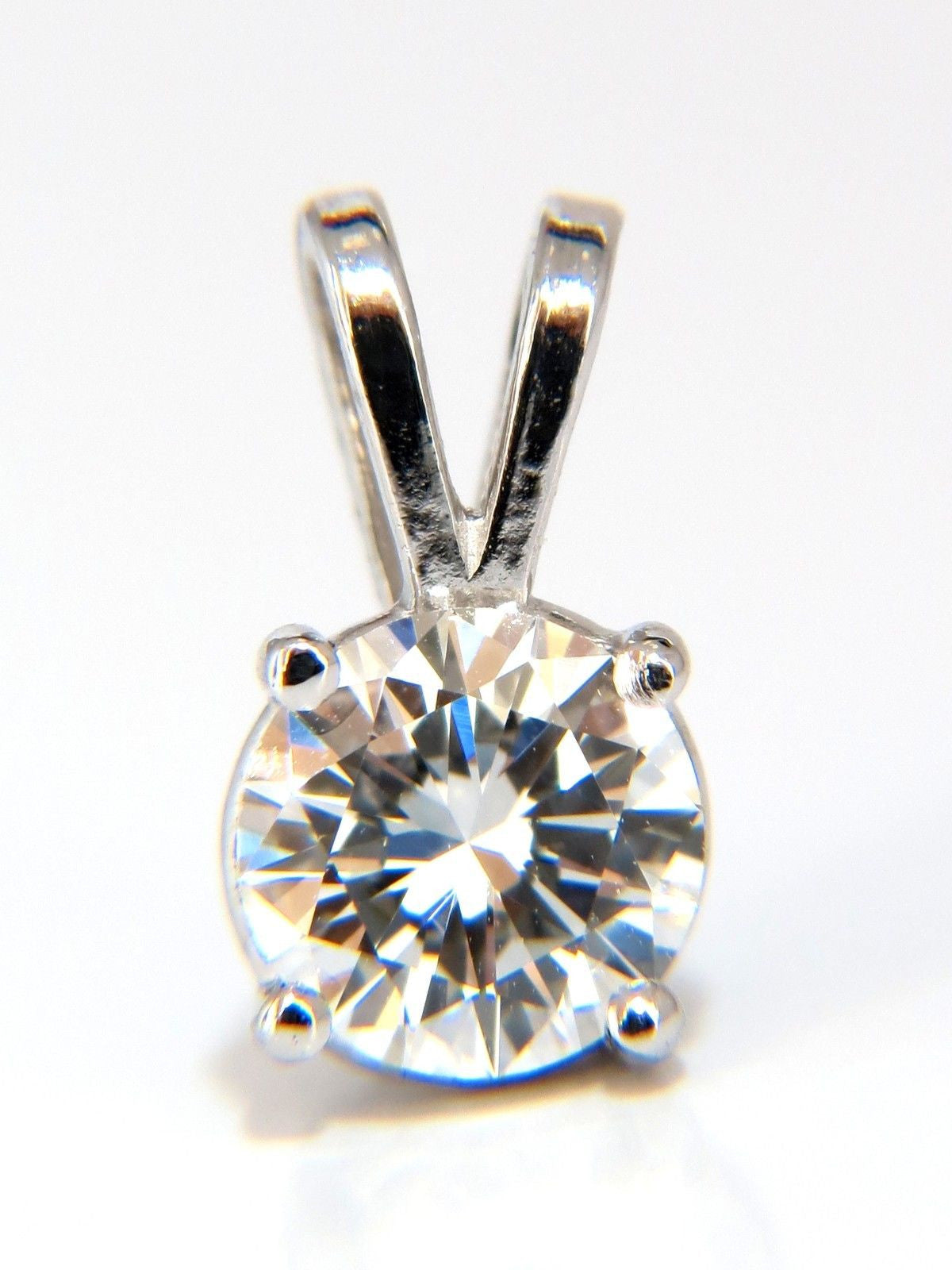 0.70CT GIA Certified E/VS1 Solitaire Diamond Pendant in 14K White Gold - Elegant Necklace for Weddings, Anniversaries & Special Occasions