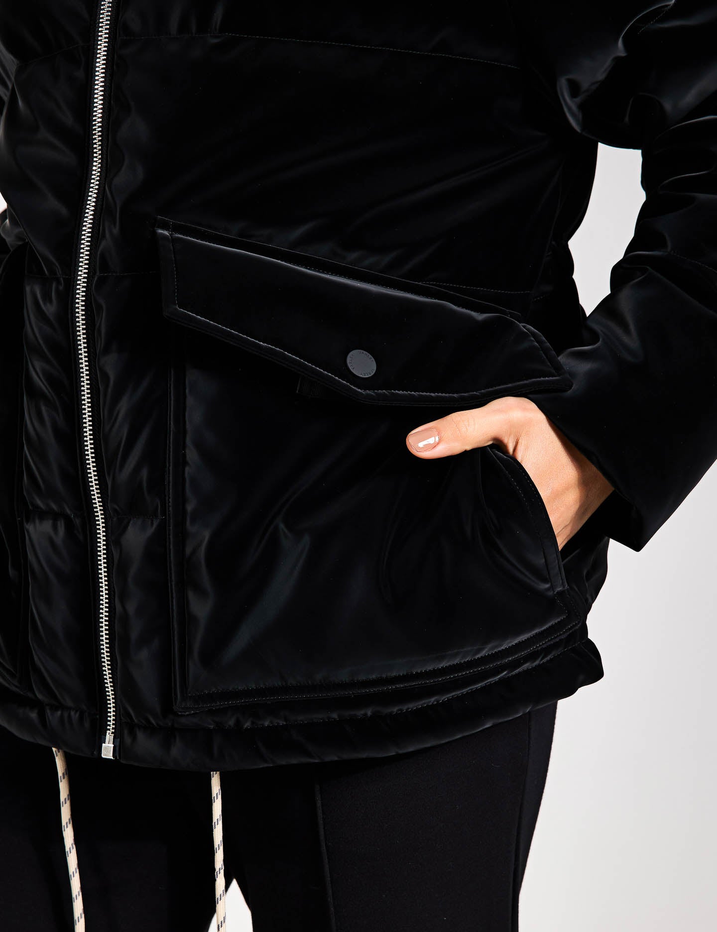 Roseville Down Jacket - Black | Lightweight Warm Winter Coat for Men & Women | Perfect for Skiing, Hiking & Cold Weather