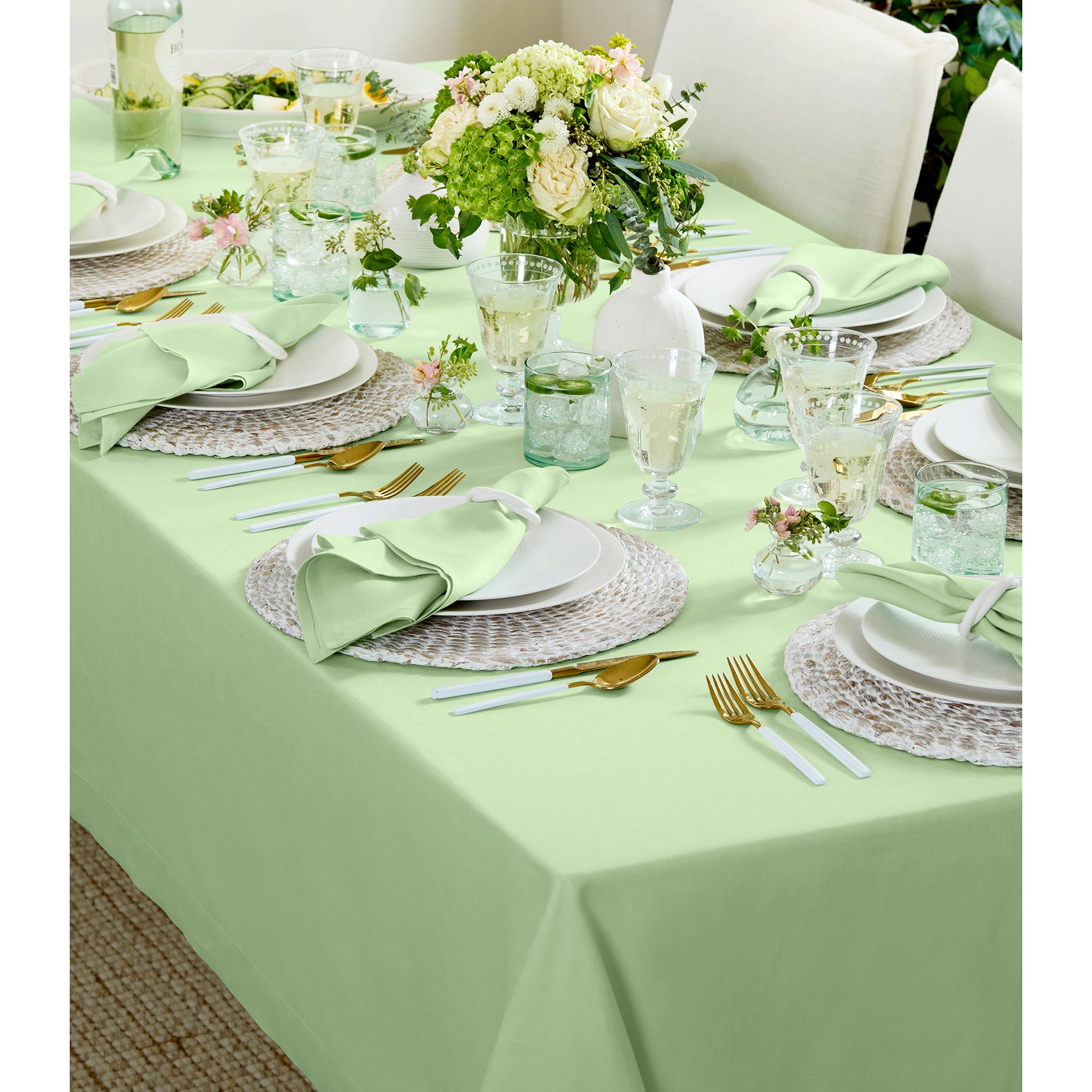 Premium Fete Tablecloth for Parties & Events - Waterproof & Wrinkle-Resistant - Perfect for Weddings, Birthdays & Outdoor Gatherings
