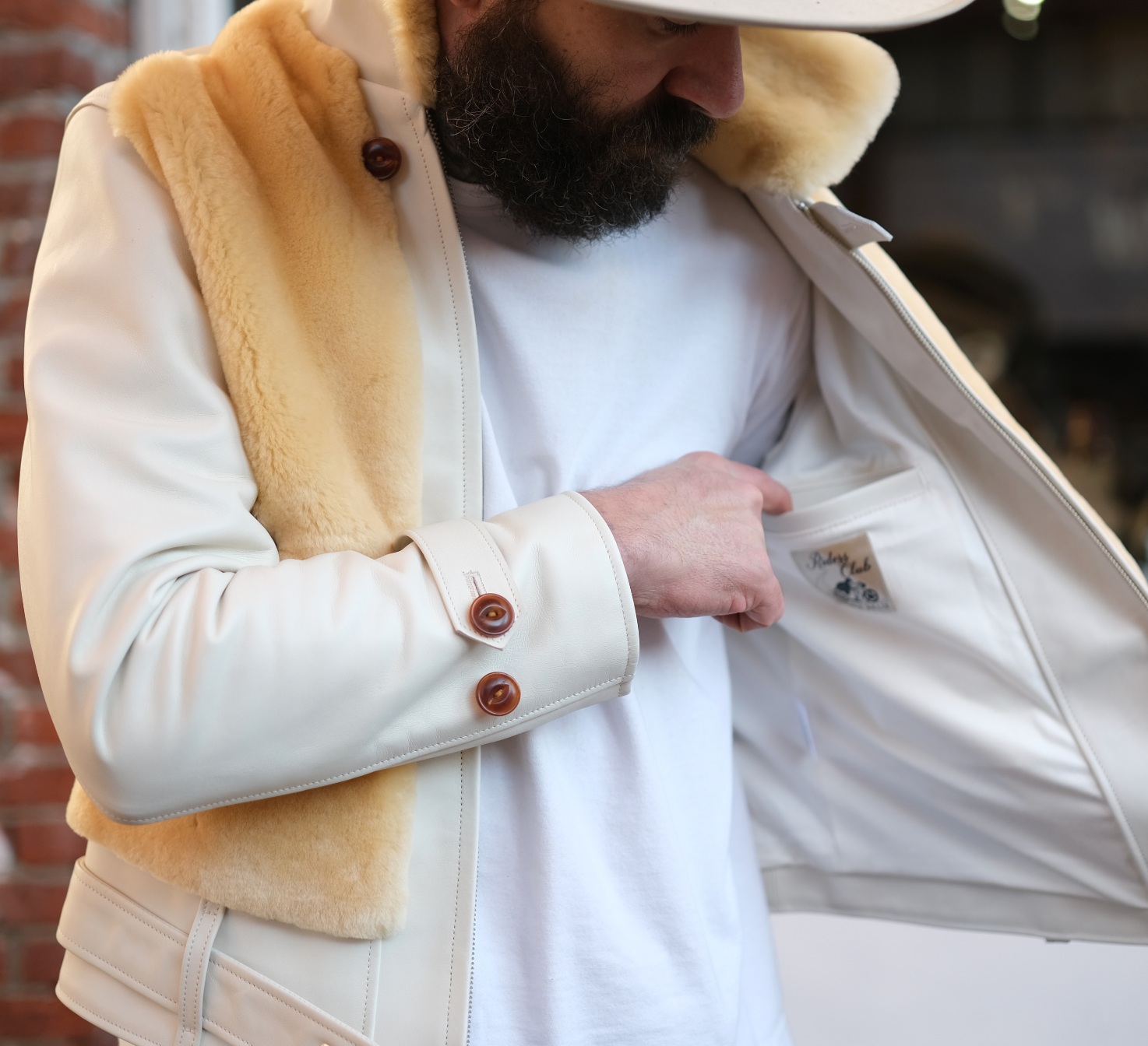 Premium Vancouver Spirit Horsehide & Shearling Grizzly Jacket - Genuine Leather Biker Coat for Men & Women - Perfect for Motorcycle Riding, Winter Fashion & Outdoor Adventures