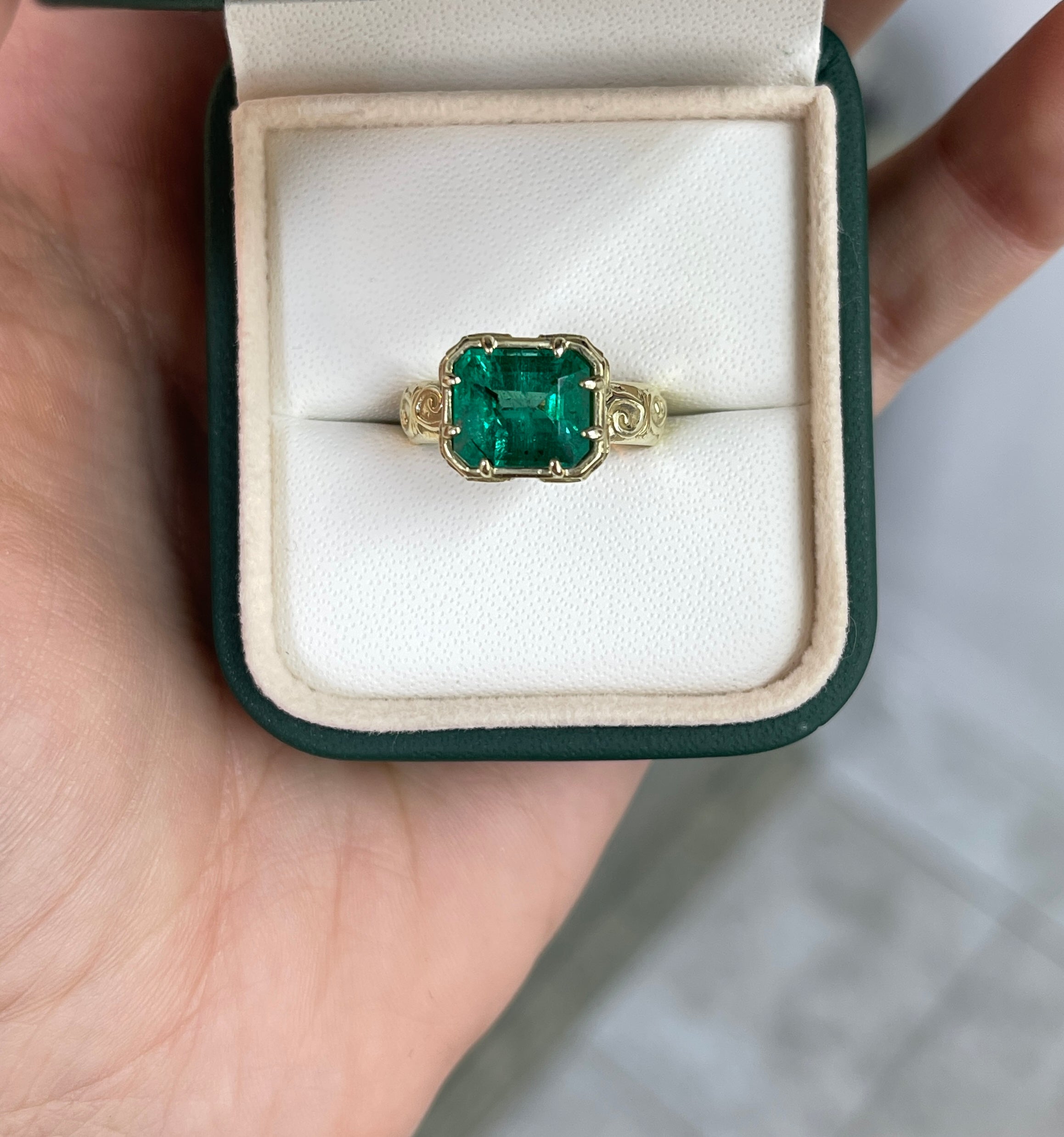 3.65ct 14K Gold East-West Emerald Solitaire Ring with Scroll Engraving – Earth-Mined Natural Gemstone for Engagement, Anniversary & Special Occasions