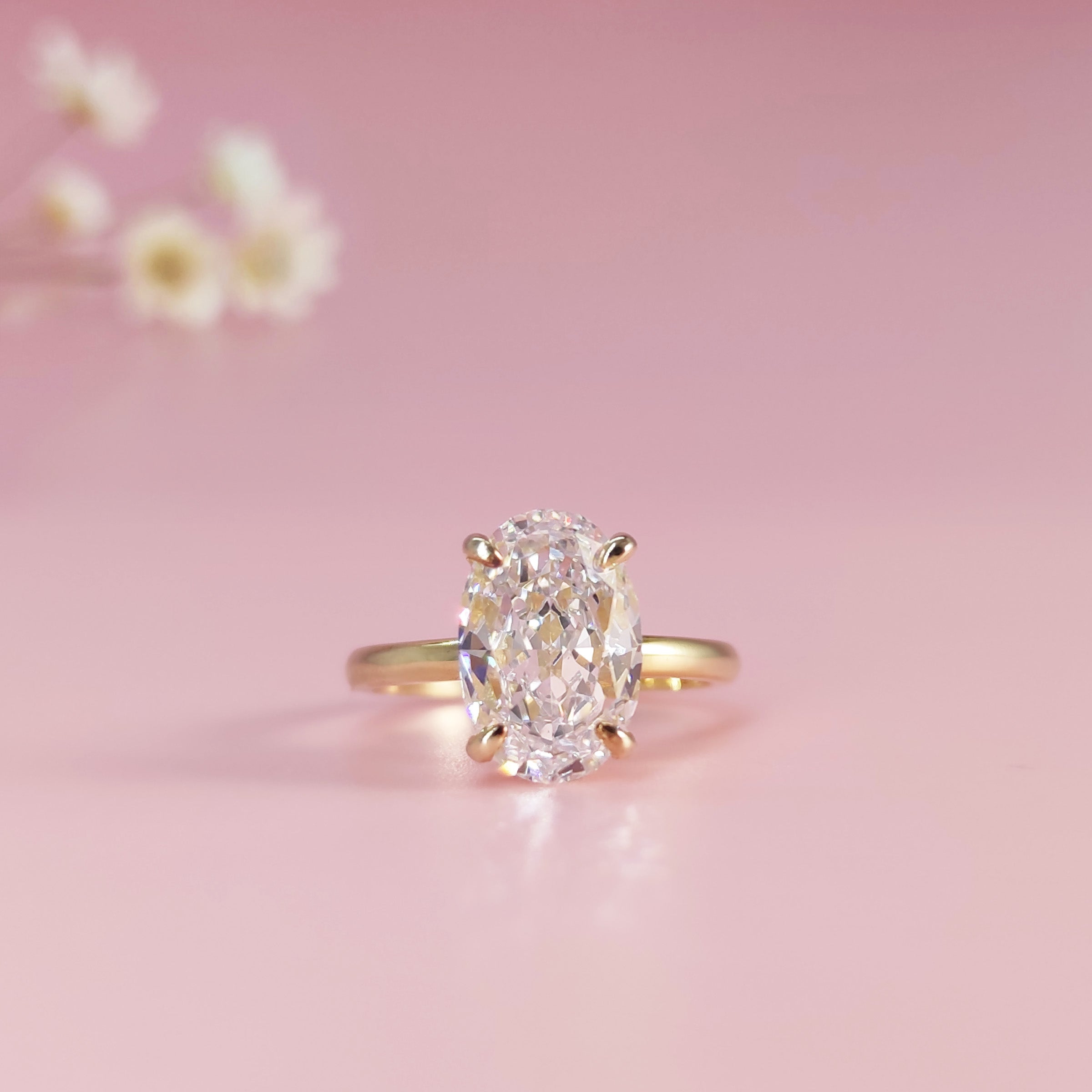 Oval Cut Moissanite Ashes Ring for Women - Elegant Memorial Jewelry for Loved Ones | Perfect for Remembrance, Funeral, or Anniversary Gifts