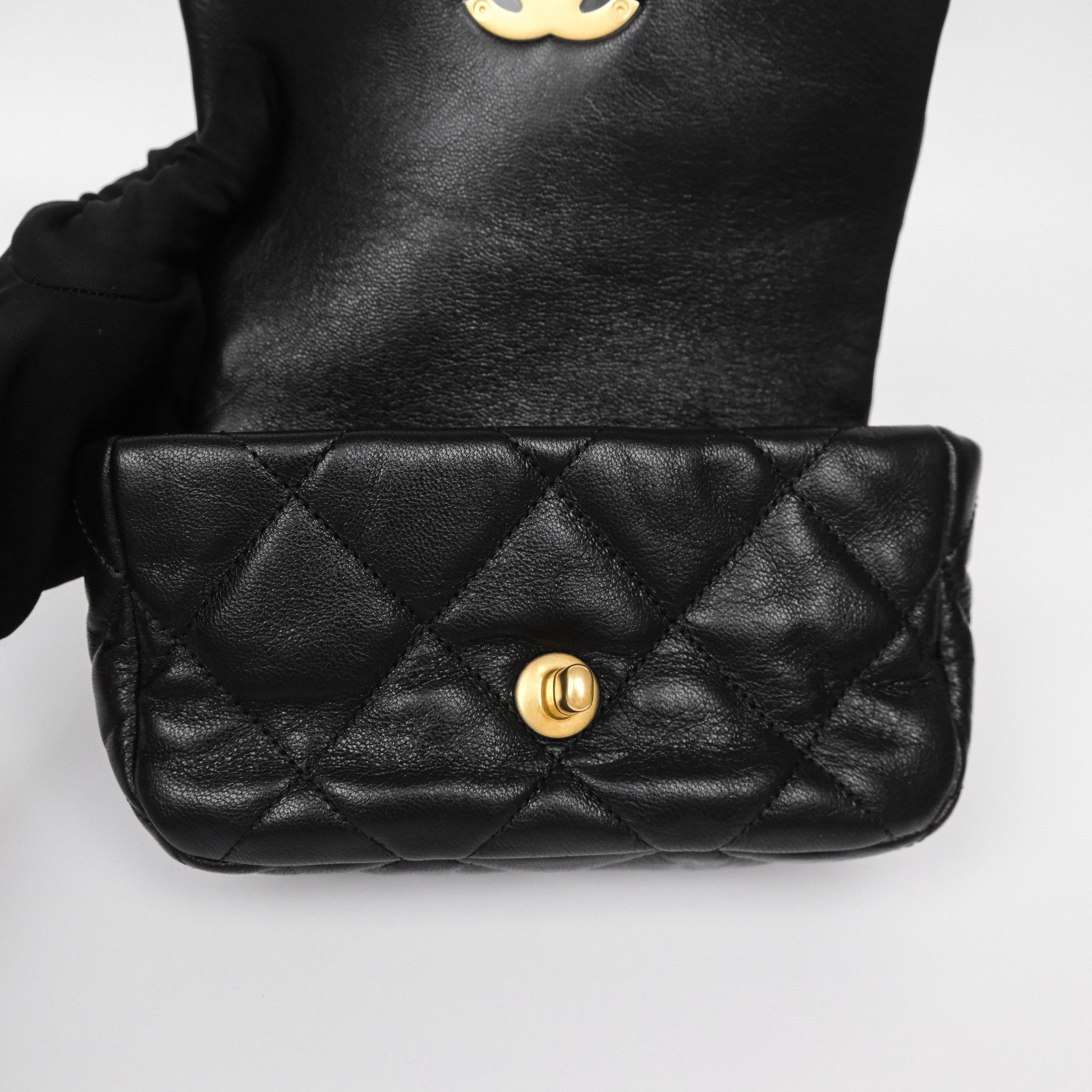 Chanel 19 Waist Bag in Black Goatskin with Mixed Hardware - Luxury Crossbody Bag for Women, Perfect for Everyday Use & Travel Accessories