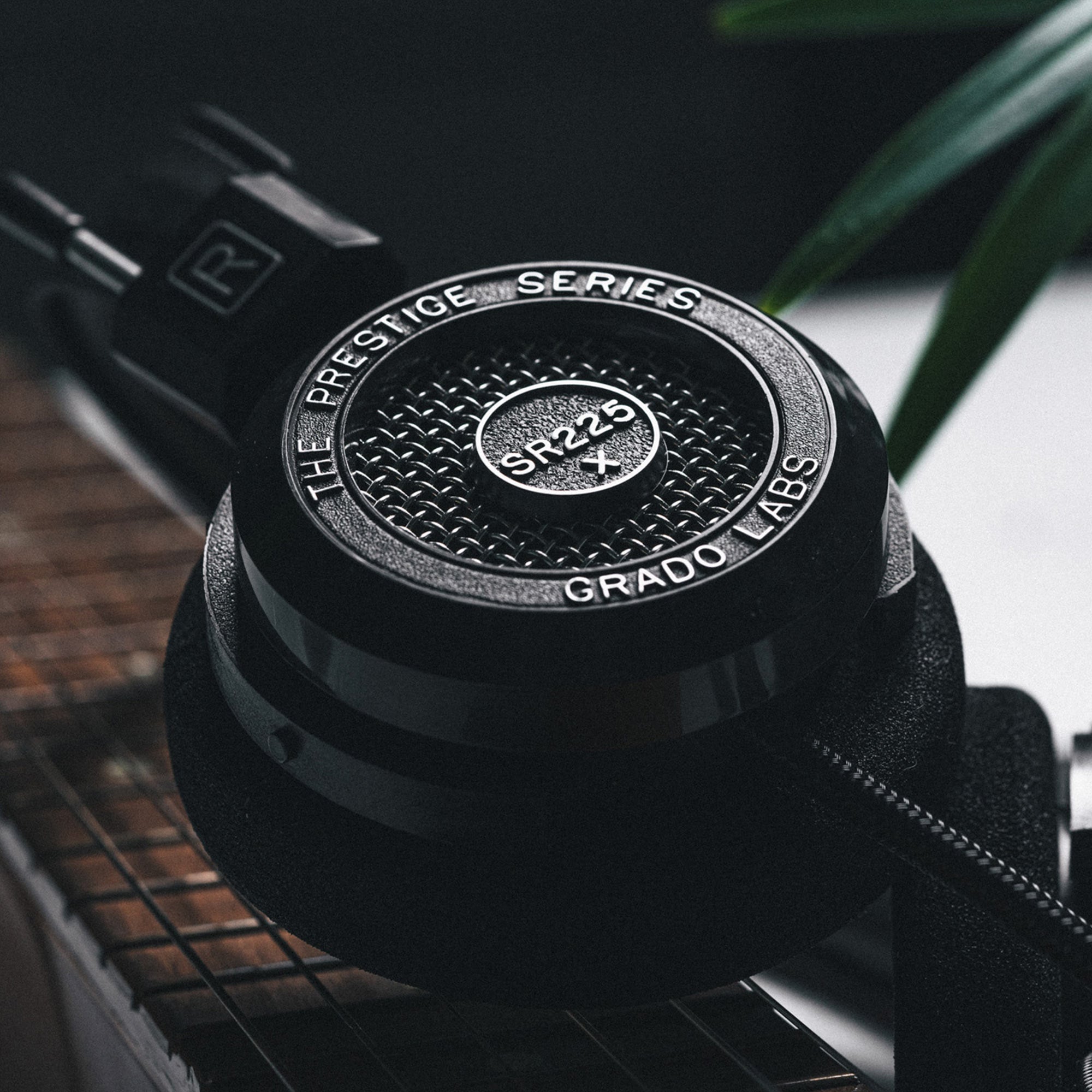 Grado SR225x Prestige Series Open-Back Headphones - High-Fidelity Audiophile Headphones for Music Lovers, Studio Monitoring & Home Listening