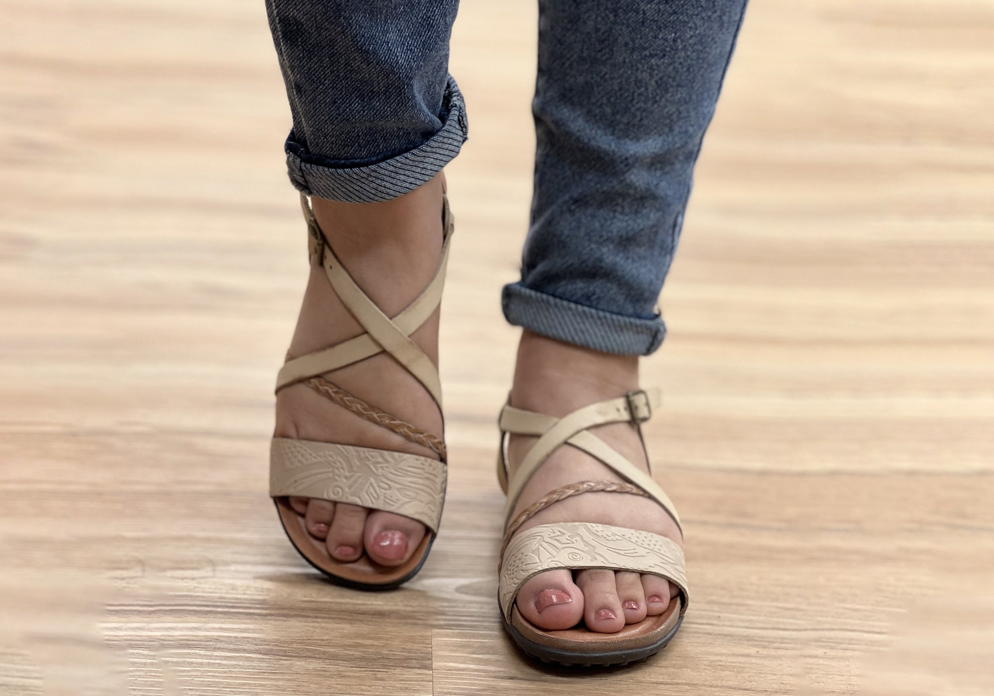 Laurina Women's Comfortable Leather Sandals - Handmade in Brazil - Casual Summer Walking Shoes for Beach, Travel & Everyday Wear