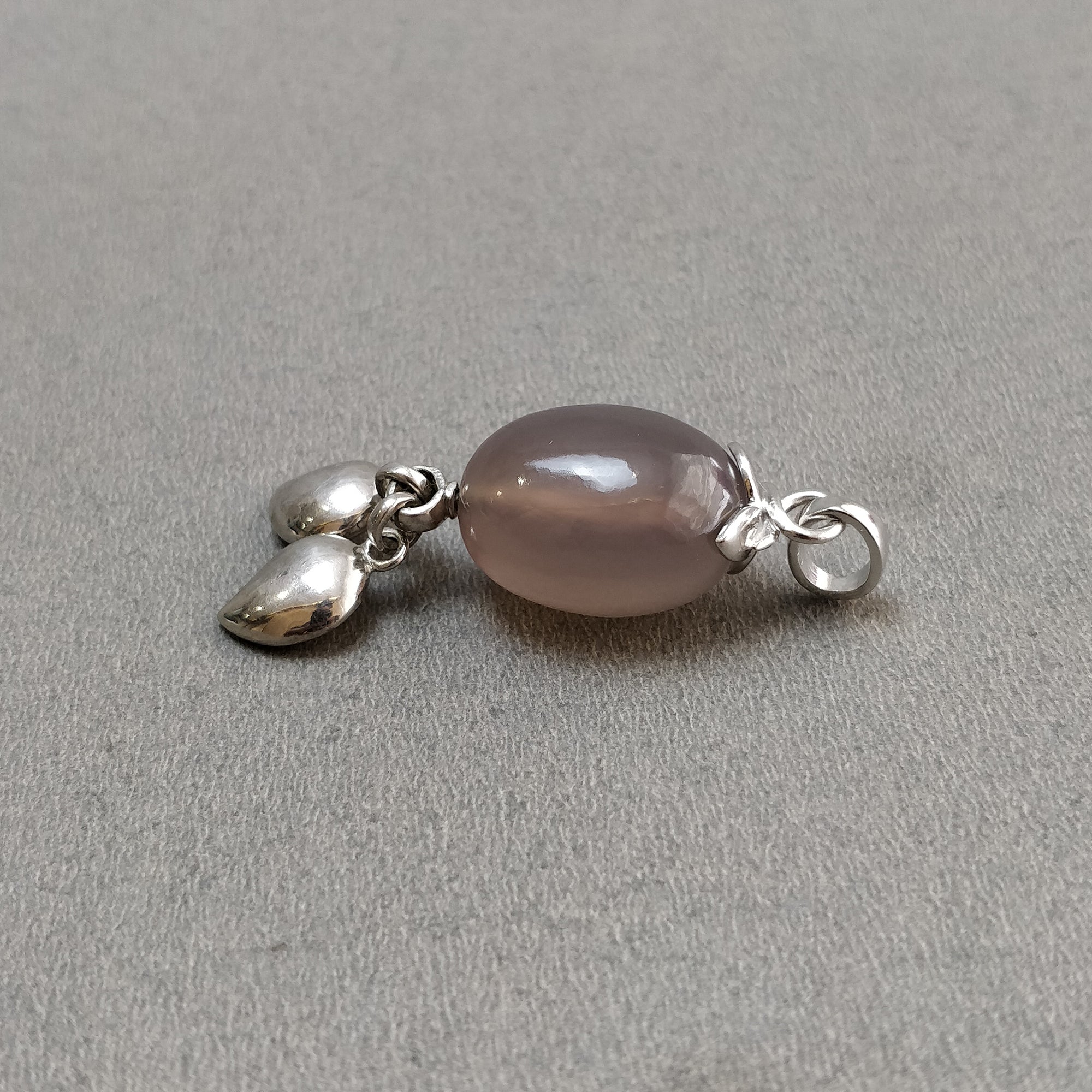 Natural Gray Onyx Gemstone Pendant - 925 Sterling Silver Olive Design with Plain Loop & Leaf Connector (9.76g) | Elegant Jewelry Gift for Women, Perfect for Everyday Wear & Special Occasions