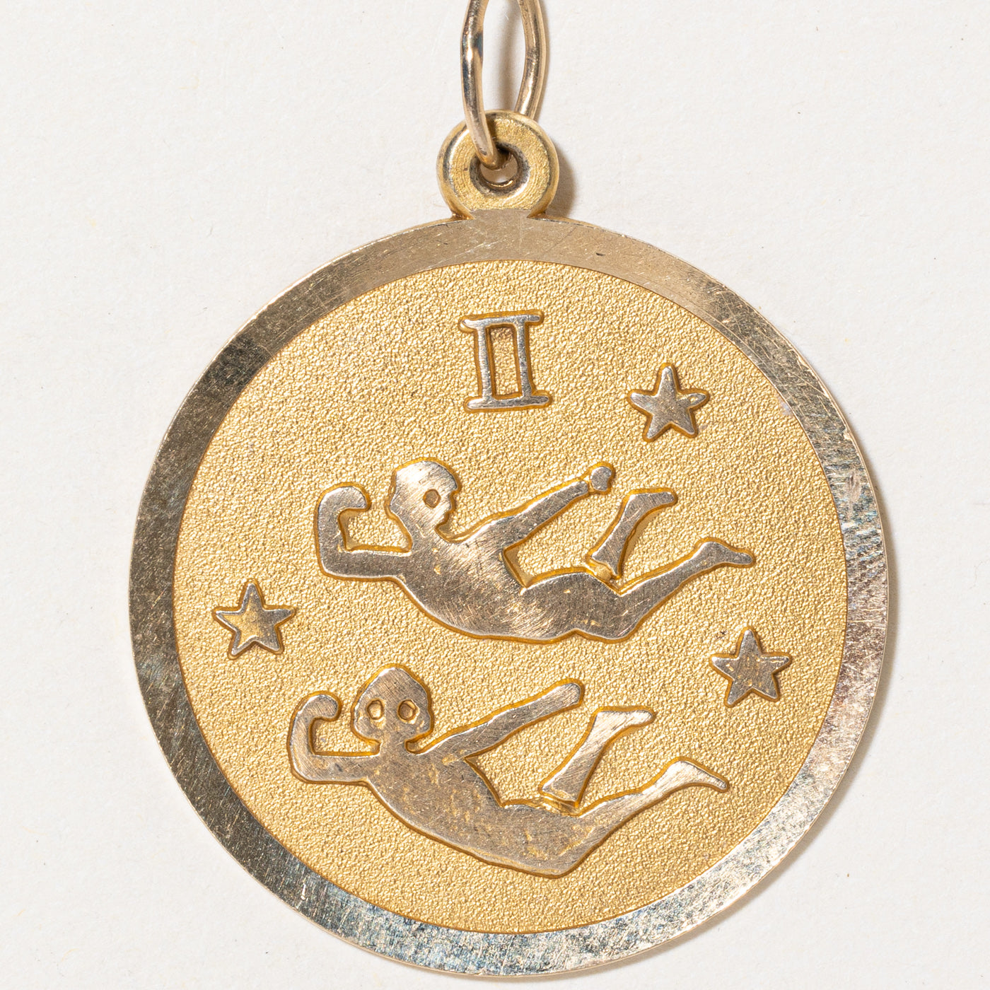 14K Yellow Gold Pisces Zodiac Pendant Necklace - Elegant Horoscope Jewelry Gift for Women - Perfect for Birthdays, Anniversaries & Special Occasions